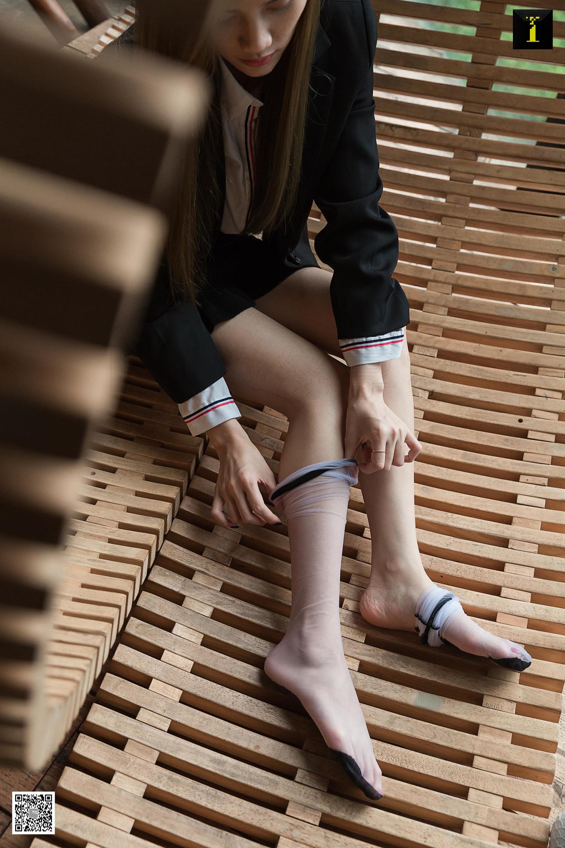 [异思趣向IESS] 模特 羽西 《鱼嘴与吊带袜》 写真集