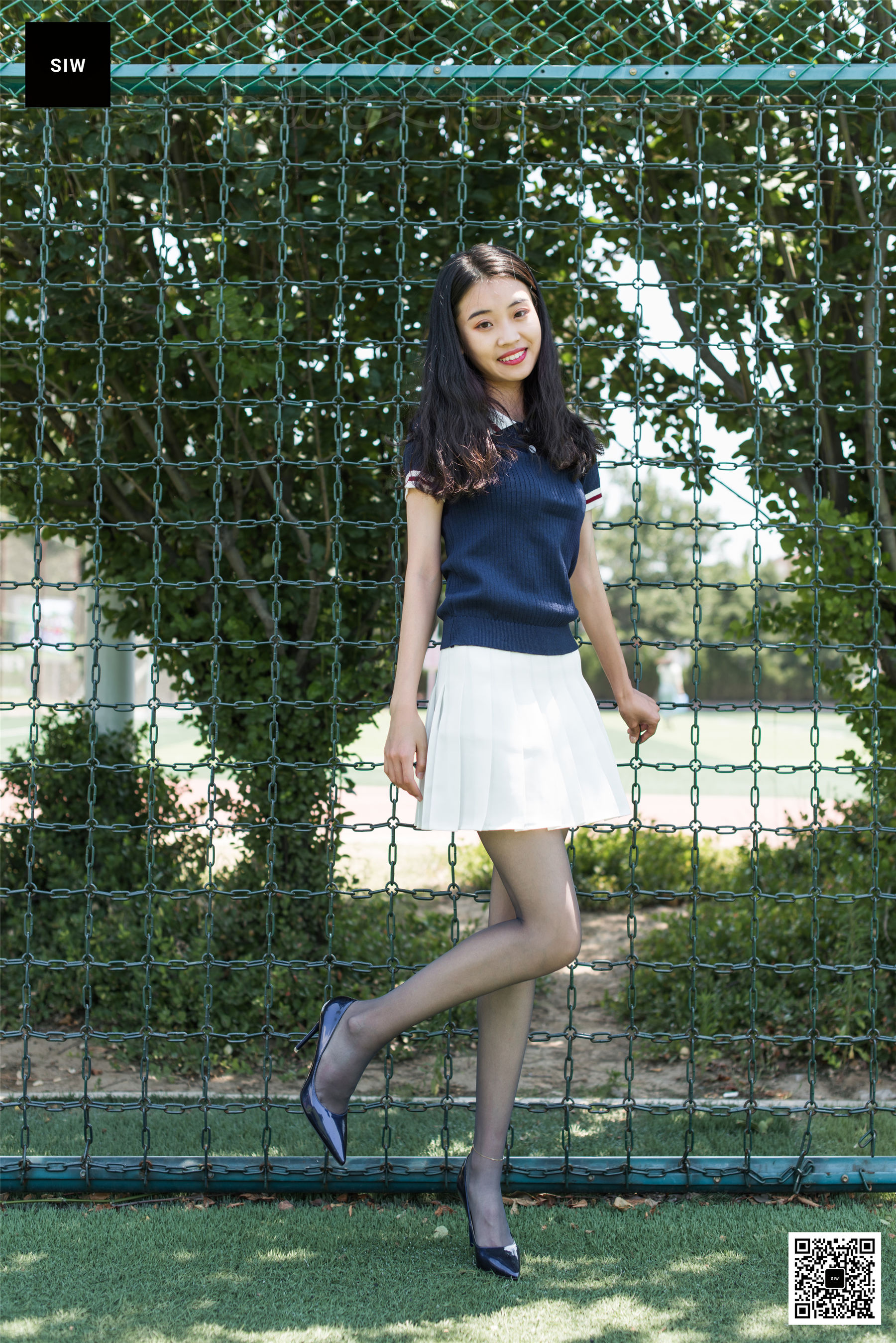 [斯文传媒SIW]  蓉儿 《球场高丝》 写真集