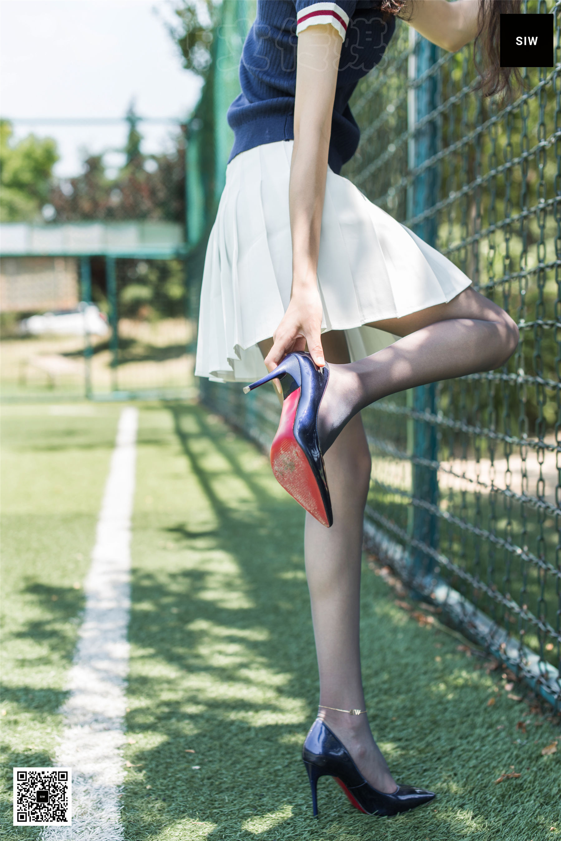 [斯文传媒SIW]  蓉儿 《球场高丝》 写真集