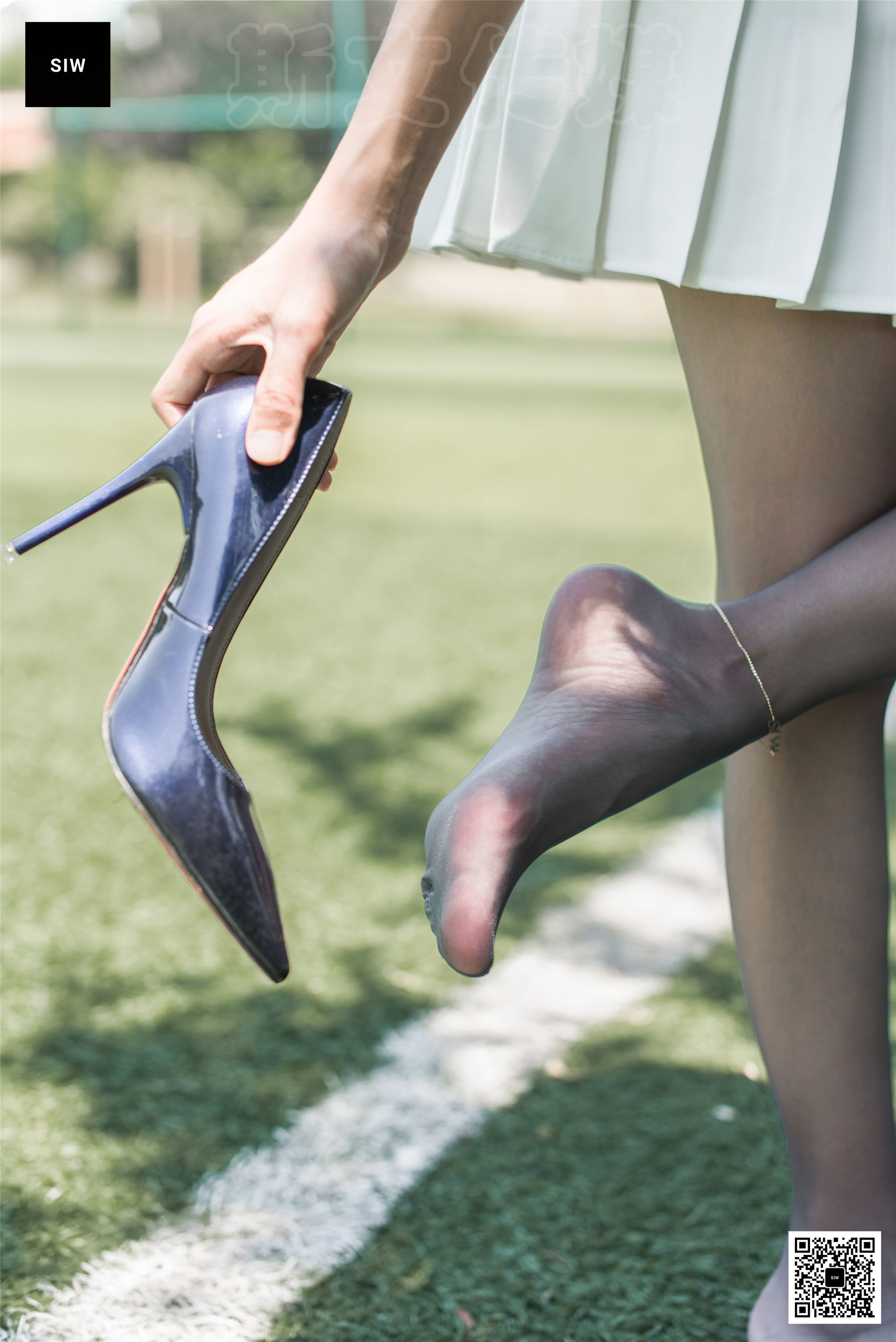 [斯文传媒SIW]  蓉儿 《球场高丝》 写真集