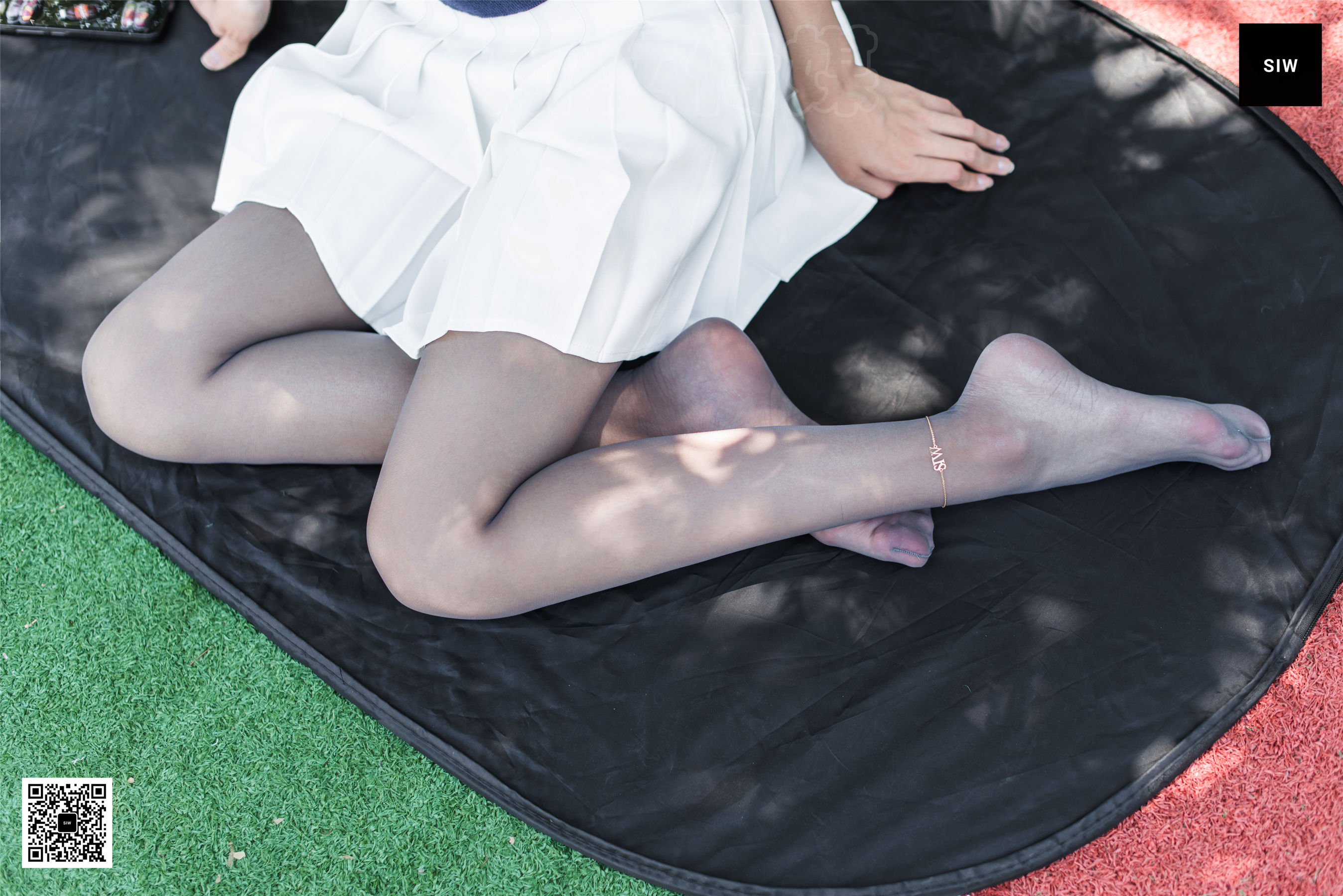 [斯文传媒SIW]  蓉儿 《球场高丝》 写真集