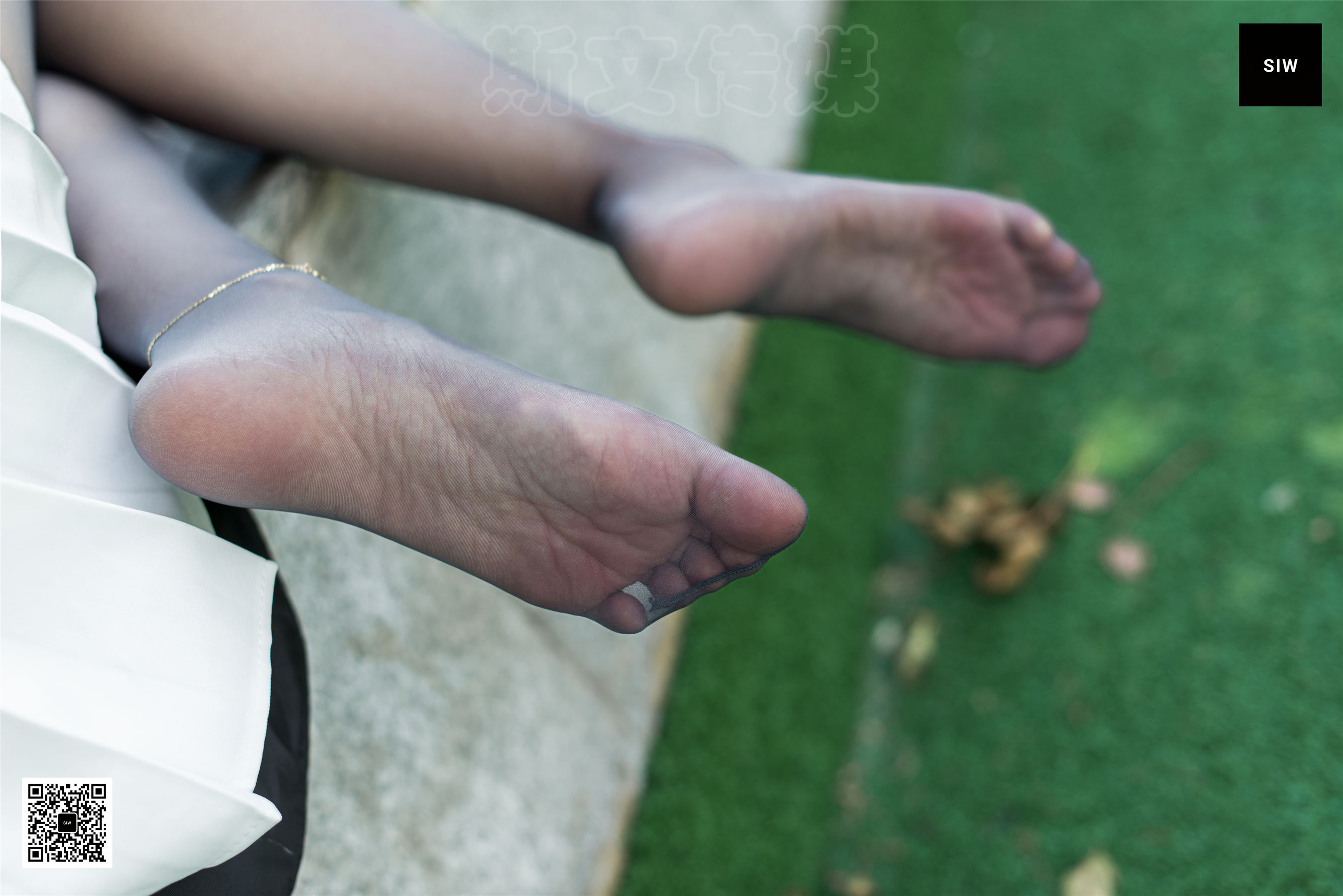 [斯文传媒SIW]  蓉儿 《球场高丝》 写真集