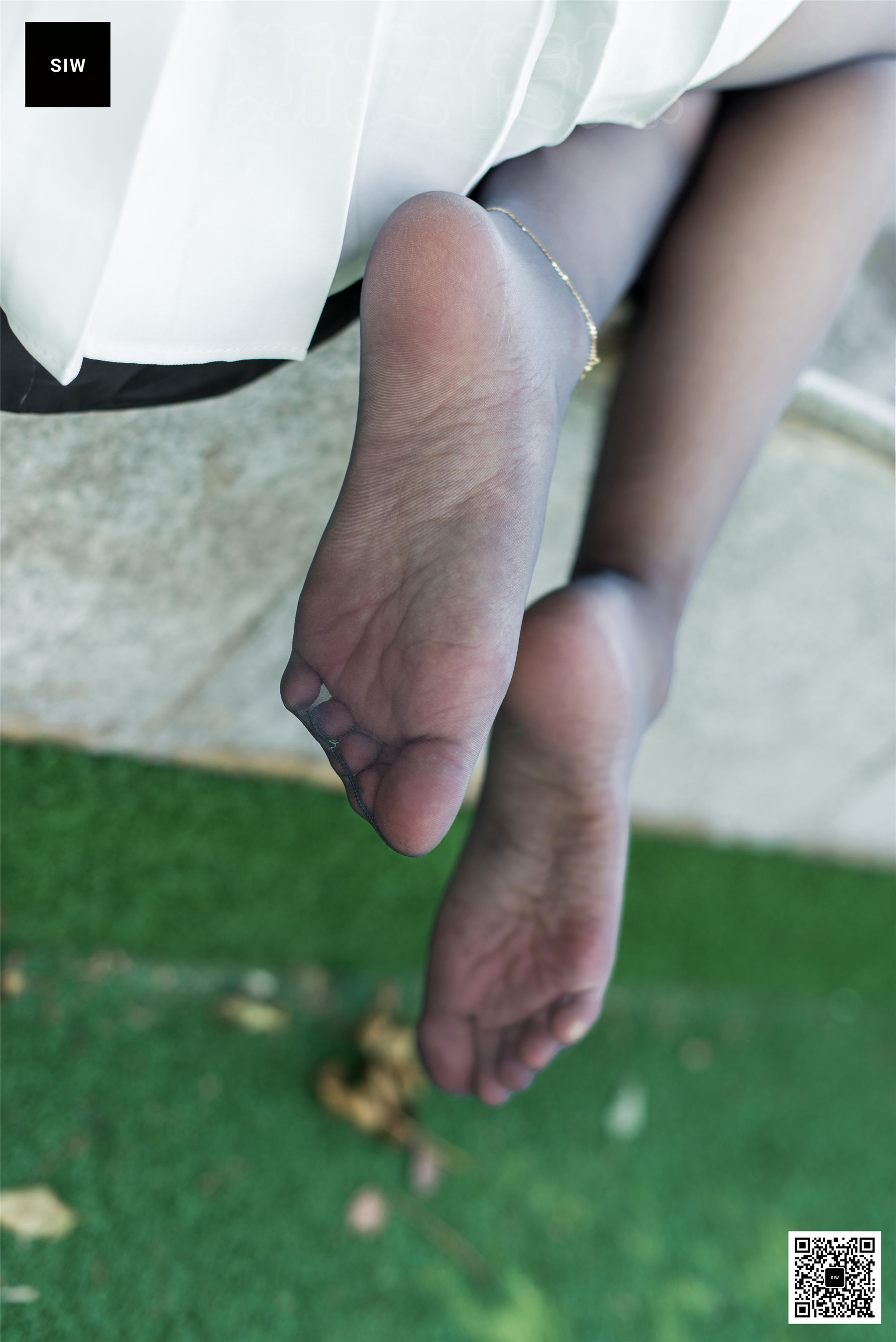 [斯文传媒SIW]  蓉儿 《球场高丝》 写真集