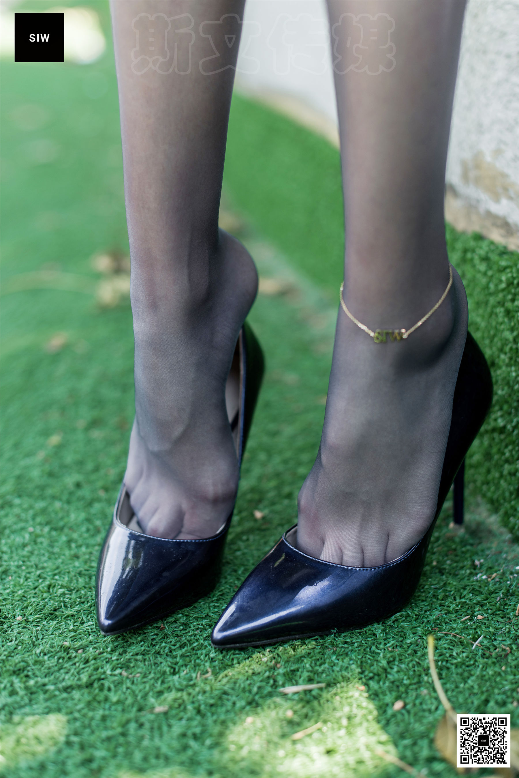 [斯文传媒SIW]  蓉儿 《球场高丝》 写真集