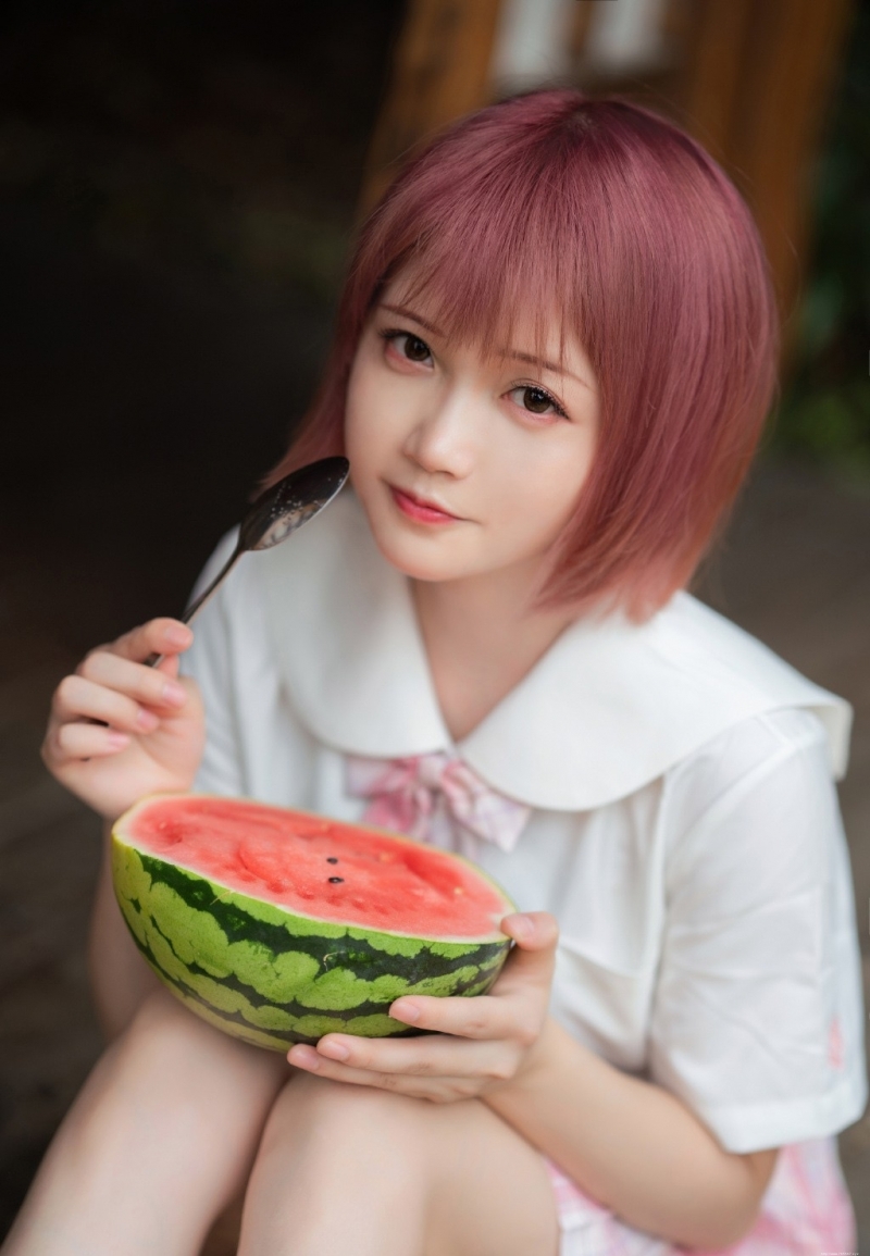 非主流短发美女jk制服户外写真