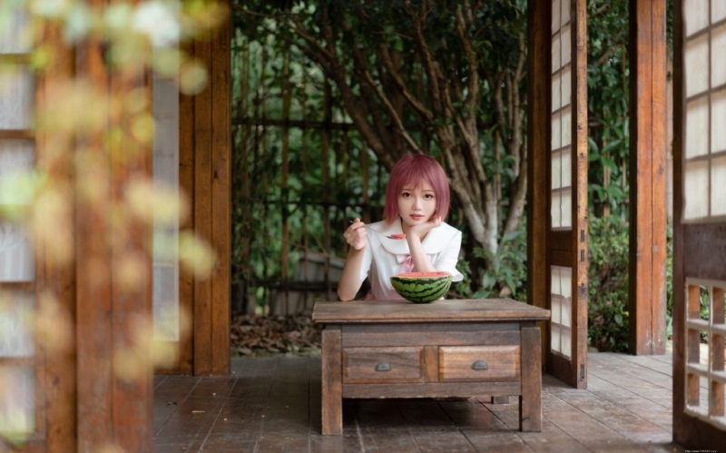 非主流短发美女jk制服户外写真