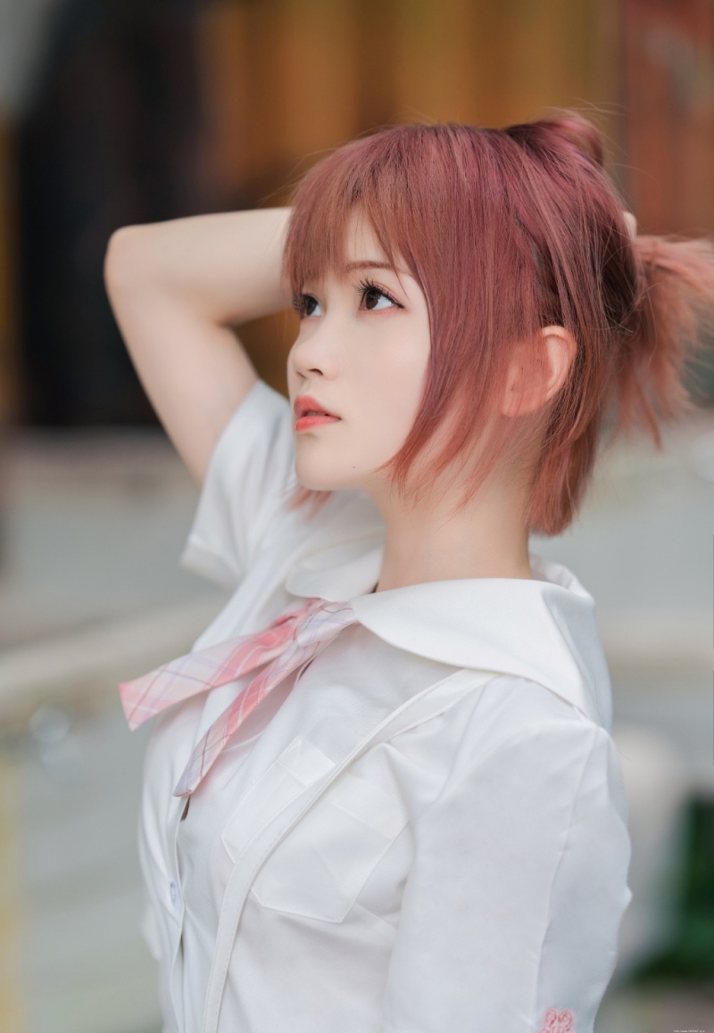 非主流短发美女jk制服户外写真