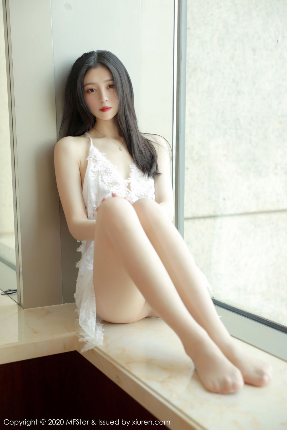 [MFStar模范学院] 新人模特言沫 - 丝袜美腿长发系列诱惑写真 Vol.315