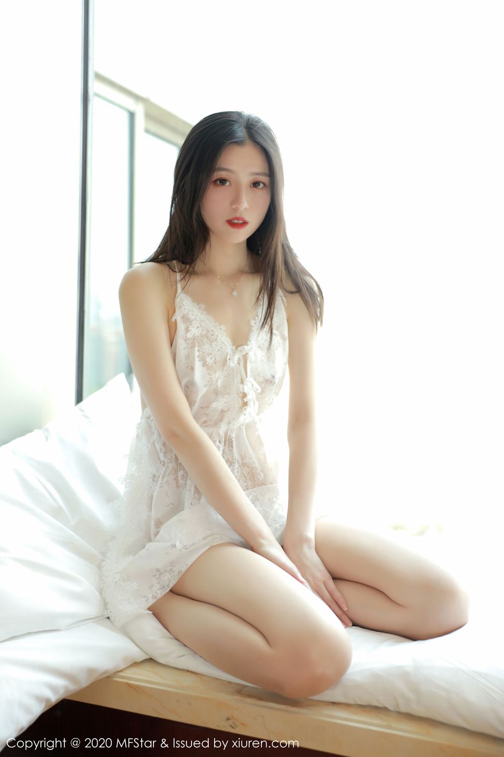 [MFStar模范学院] 新人模特言沫 - 丝袜美腿长发系列诱惑写真 Vol.315