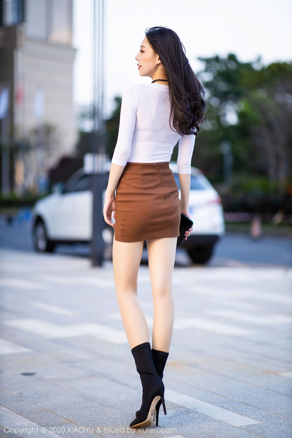 [XIAOYU语画界] 美女模特言沫 - 丝袜美腿户外车拍系列性感写真 Vol.387