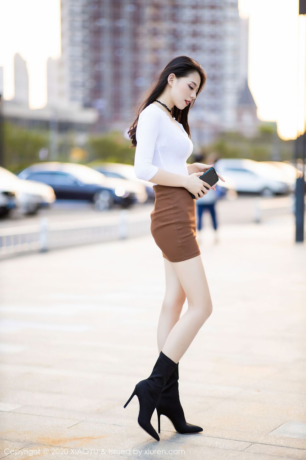 [XIAOYU语画界] 美女模特言沫 - 丝袜美腿户外车拍系列性感写真 Vol.387