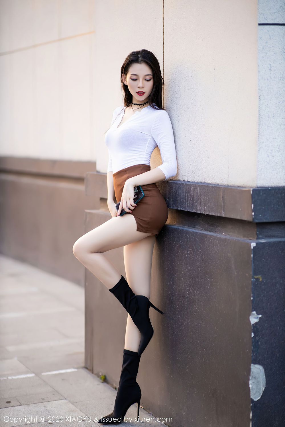 [XIAOYU语画界] 美女模特言沫 - 丝袜美腿户外车拍系列性感写真 Vol.387