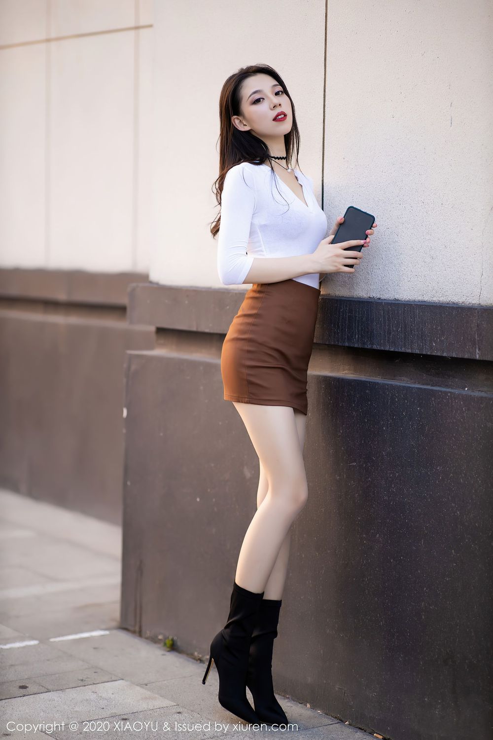 [XIAOYU语画界] 美女模特言沫 - 丝袜美腿户外车拍系列性感写真 Vol.387