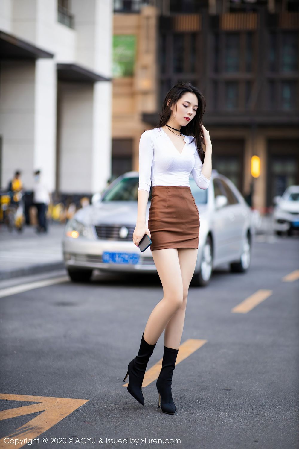 [XIAOYU语画界] 美女模特言沫 - 丝袜美腿户外车拍系列性感写真 Vol.387