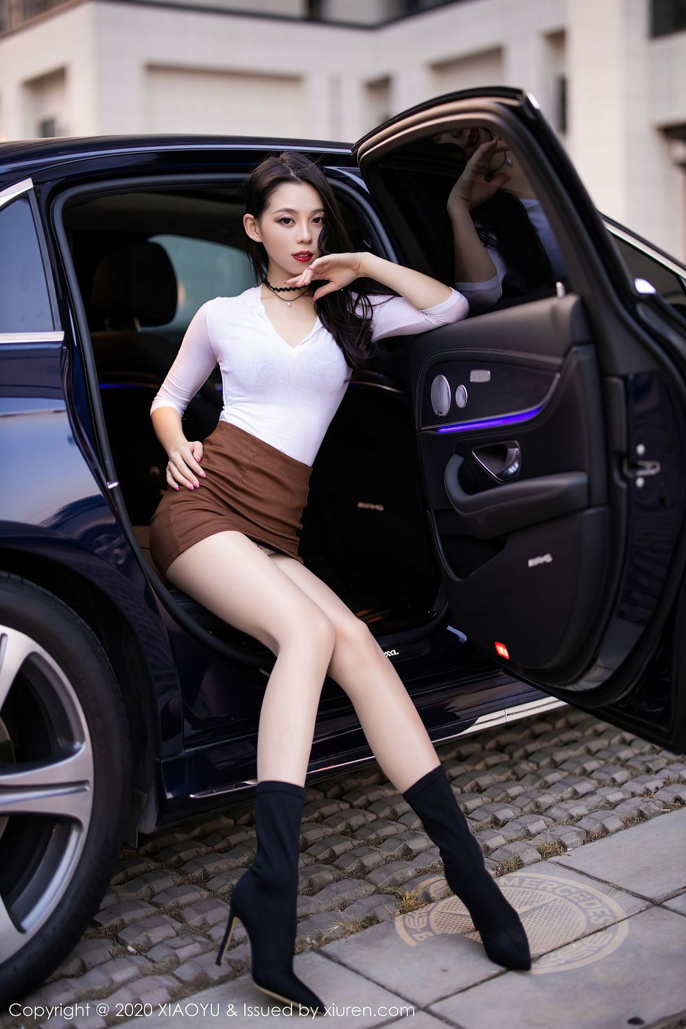 [XIAOYU语画界] 美女模特言沫 - 丝袜美腿户外车拍系列性感写真 Vol.387