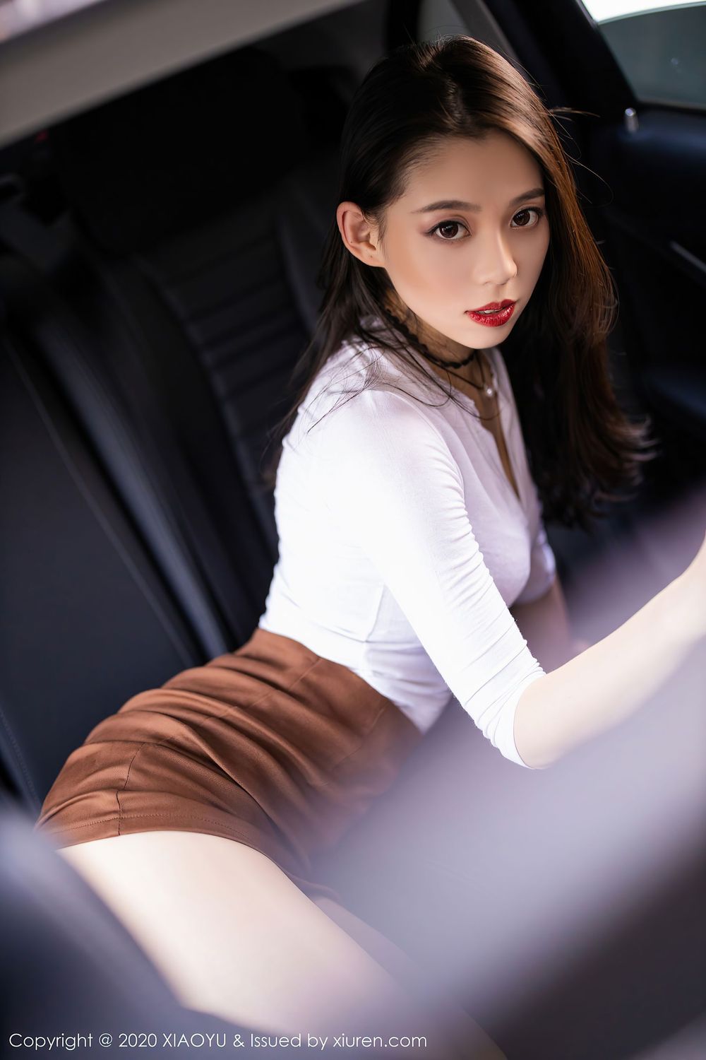[XIAOYU语画界] 美女模特言沫 - 丝袜美腿户外车拍系列性感写真 Vol.387
