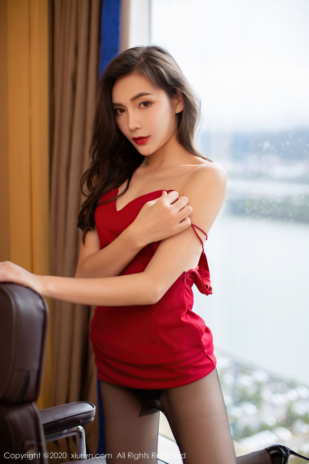 [XIUREN秀人网] 新人模特夏玥 - 性感吊裙与黑丝美腿系列气质写真 No.2369