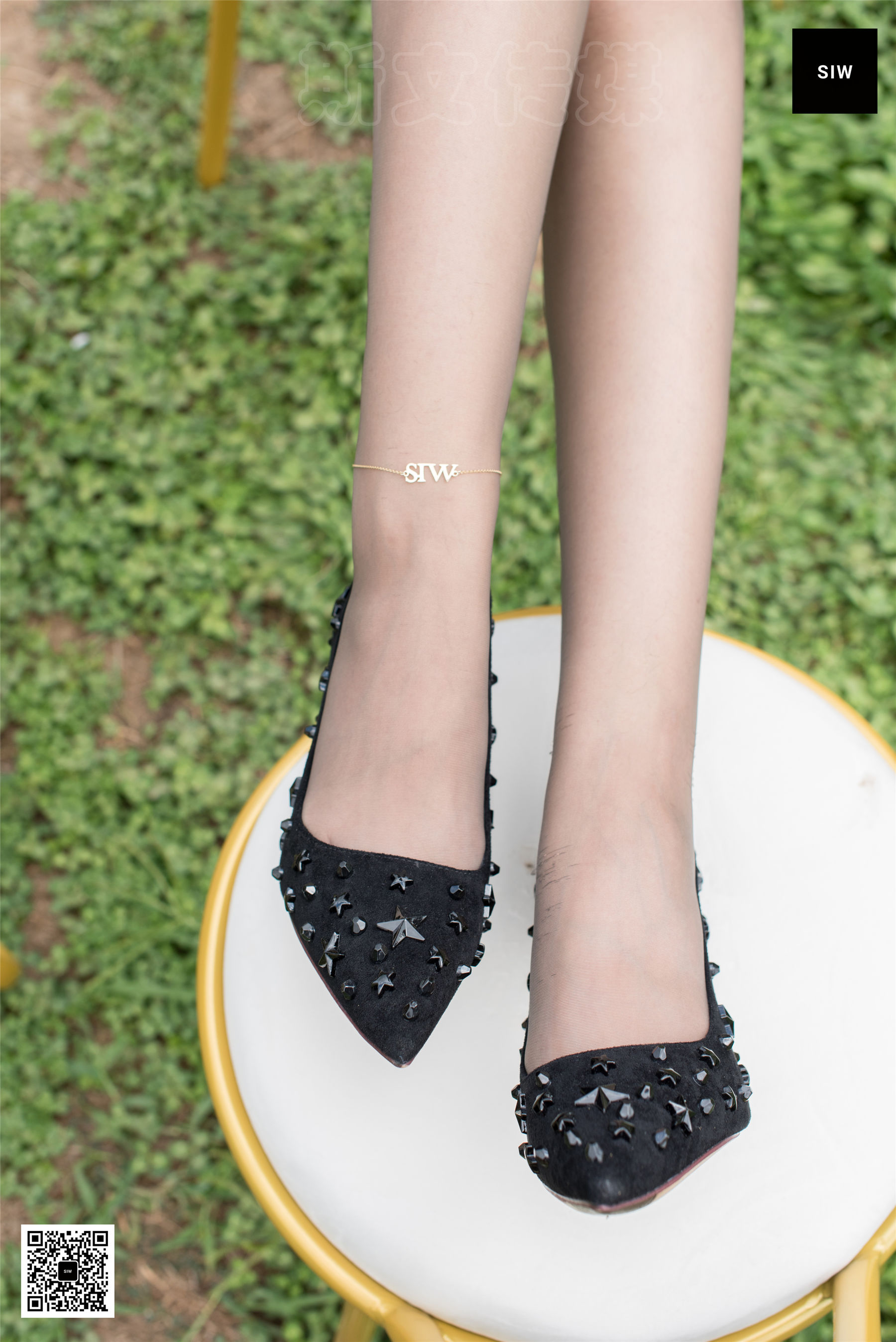 [斯文传媒SIW] 龙哥 《绿茵白领》 写真集