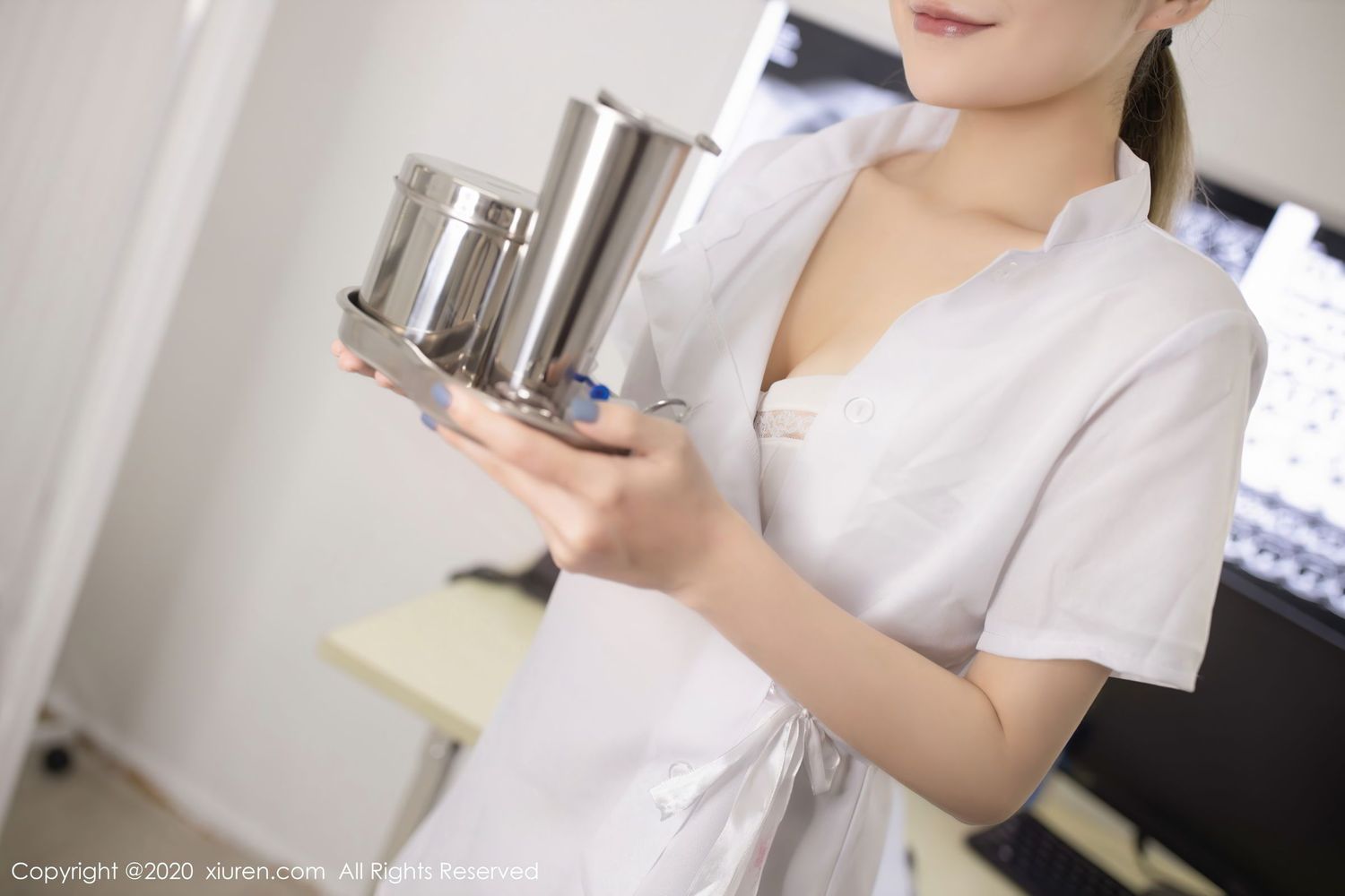 [XiuRen秀人网] 美女模特鱼子酱Fish科室场景与白色护士制服写真 No.2716
