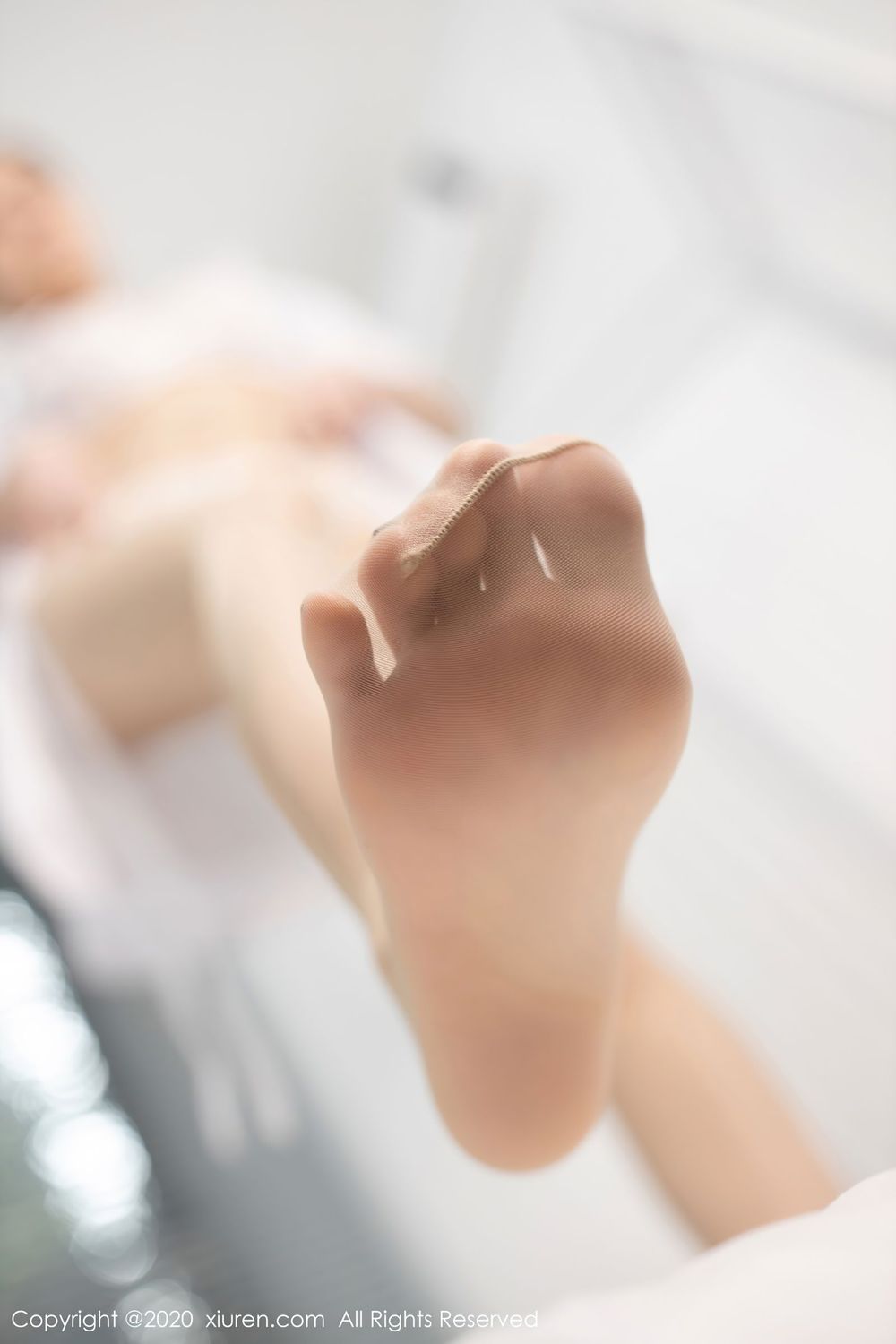 [XiuRen秀人网] 美女模特鱼子酱Fish科室场景与白色护士制服写真 No.2716