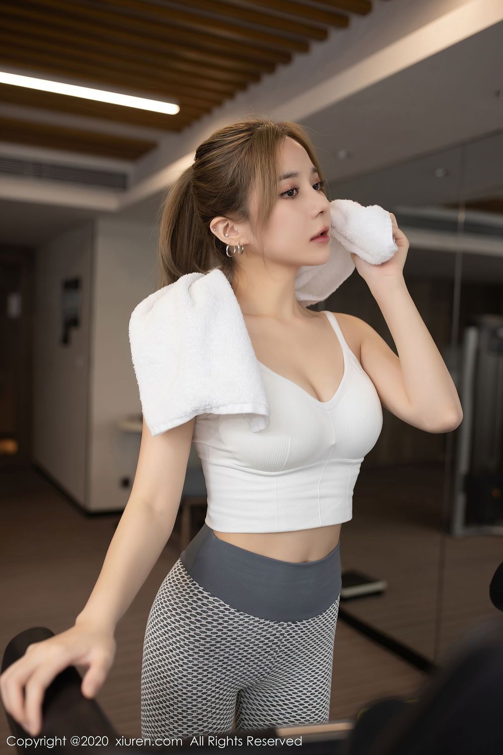 [XiuRen秀人网] 美女模特鱼子酱Fish陌生人健身房邂逅系列迷人写真 No.2871