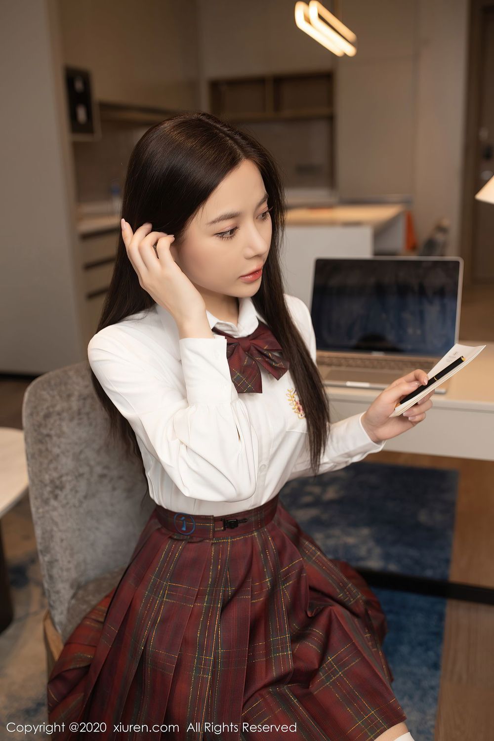 [XiuRen秀人网] 美女模特鱼子酱fish学生妹装扮内衣诱惑主题写真 No.2904