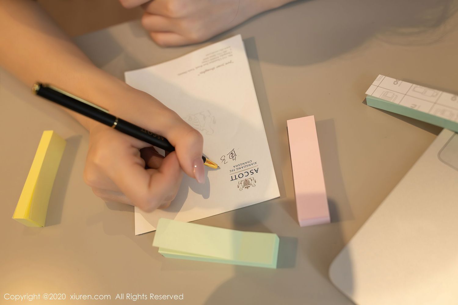 [XiuRen秀人网] 美女模特鱼子酱fish学生妹装扮内衣诱惑主题写真 No.2904