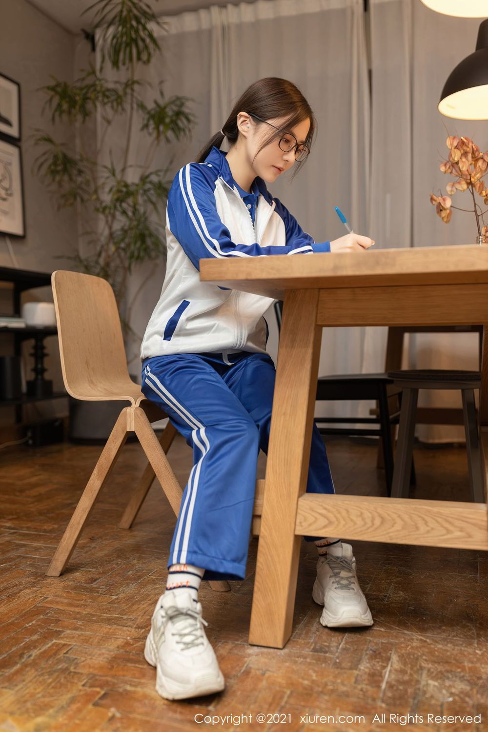 [XiuRen秀人网] 美女模特鱼子酱Fish - 留学生备考主题性感写真 No.2983