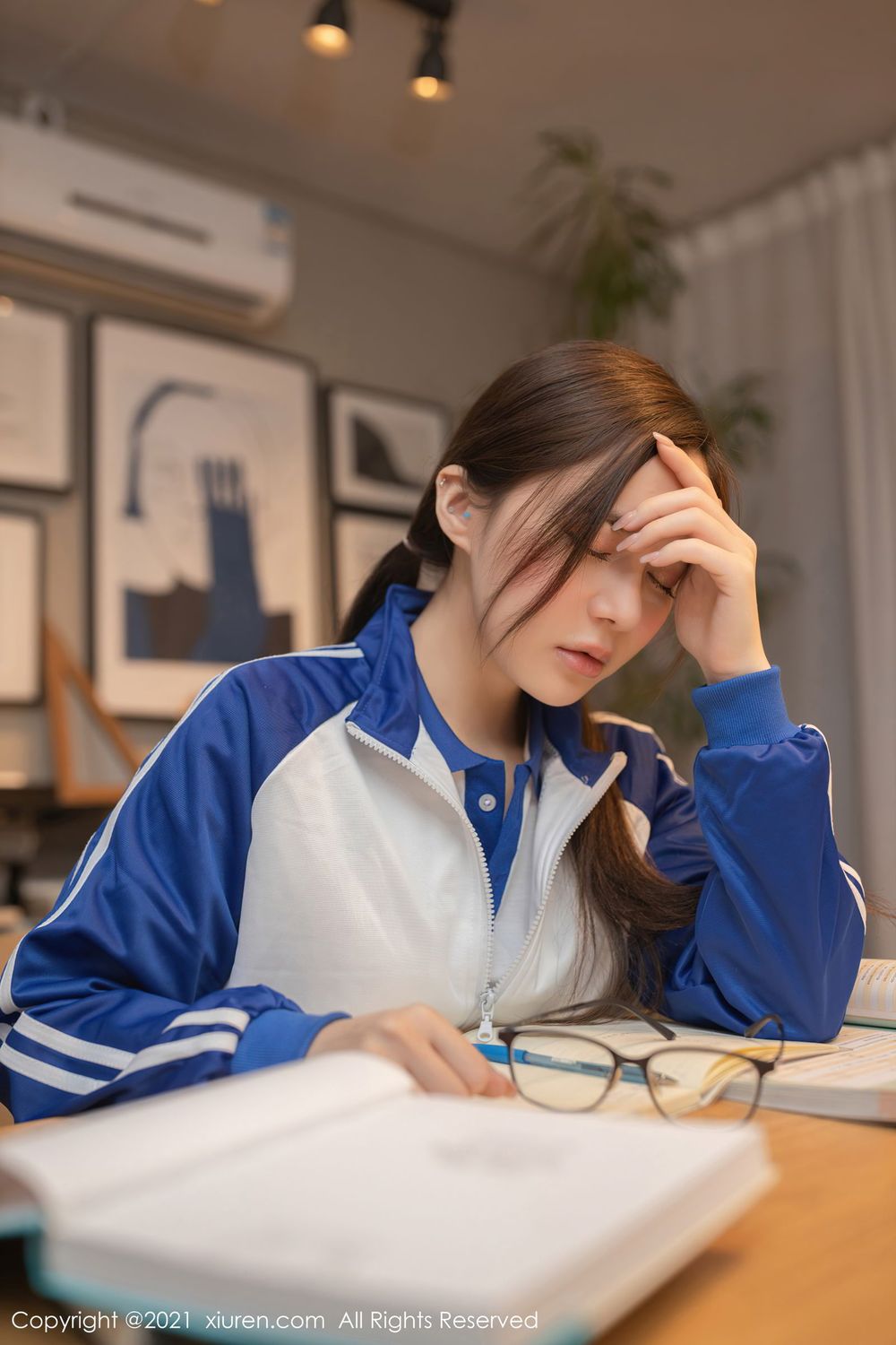 [XiuRen秀人网] 美女模特鱼子酱Fish - 留学生备考主题性感写真 No.2983