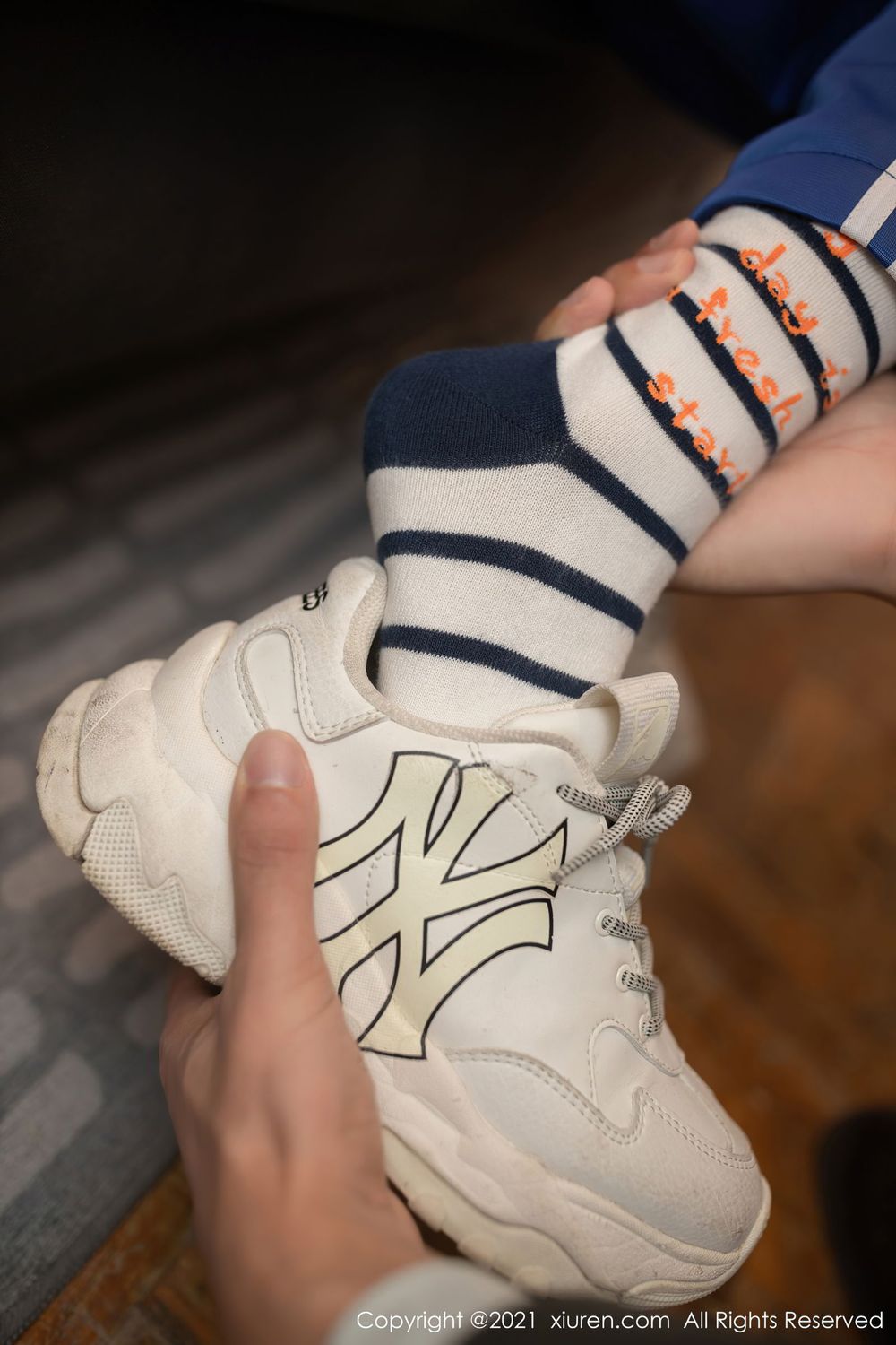 [XiuRen秀人网] 美女模特鱼子酱Fish - 留学生备考主题性感写真 No.2983