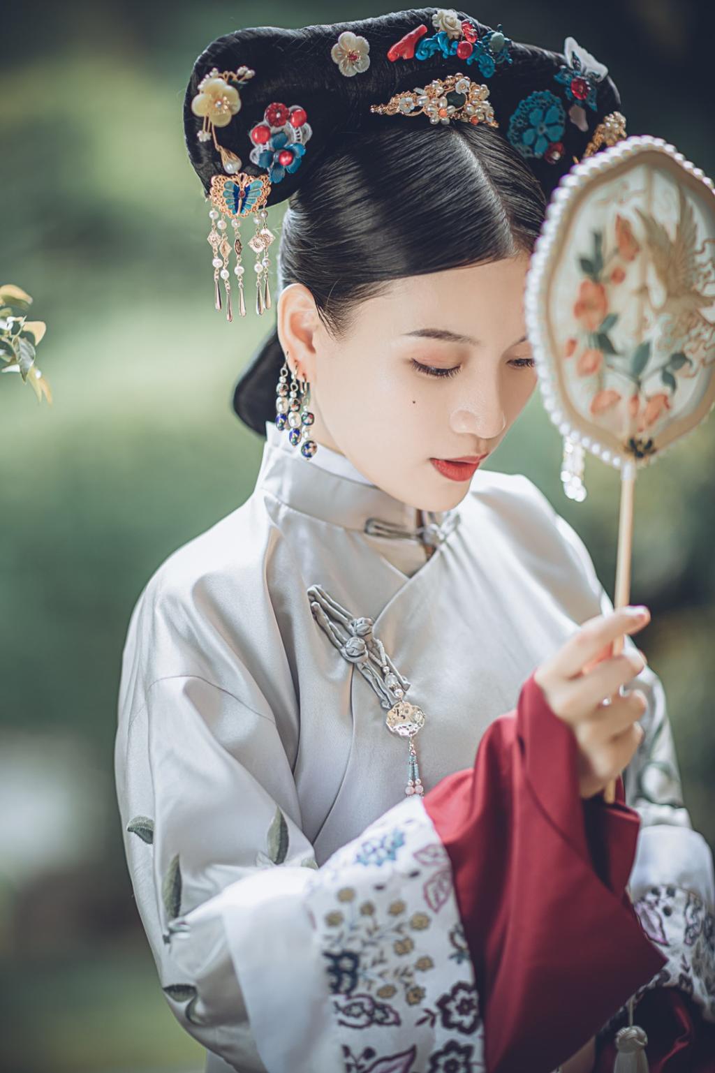 清朝格格锦衣华服国色天香写真