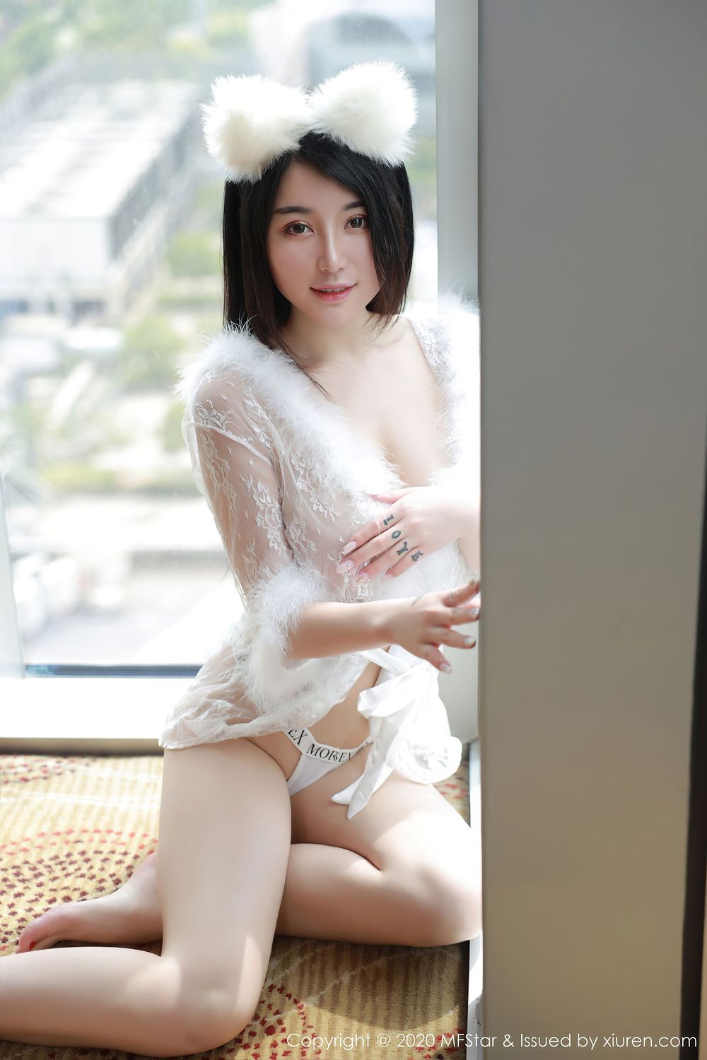 [MFStar模范学院] 新人模特美七Mia - 猫女郎制服装扮性感写真 Vol.353