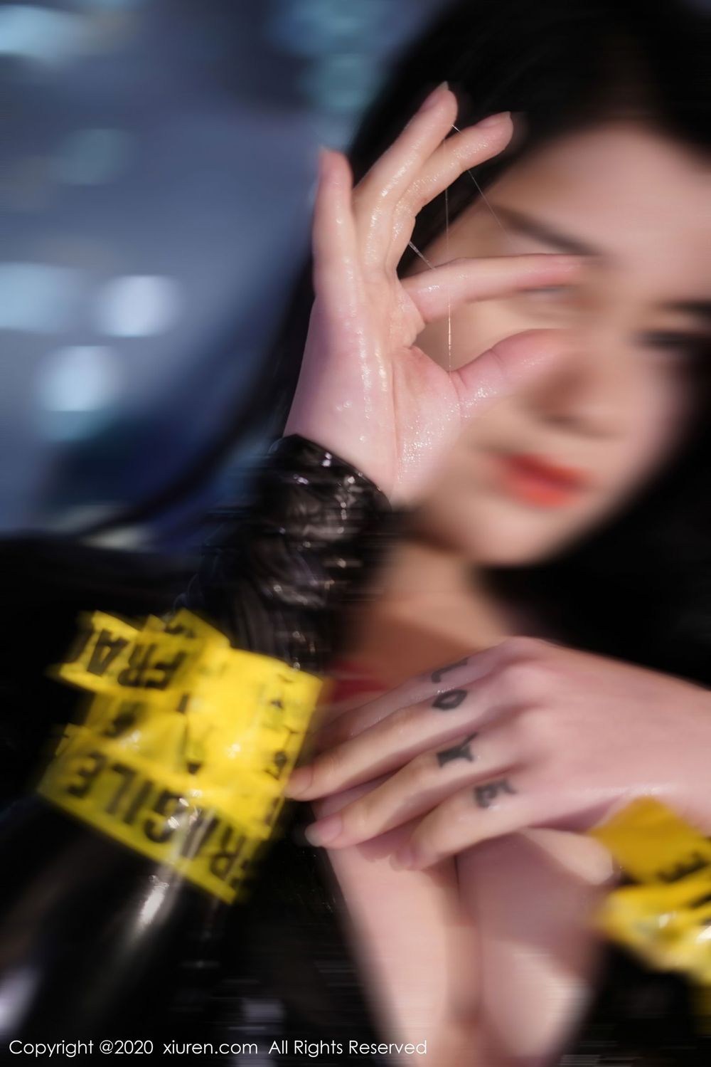 [XiuRen秀人网] 美女模特美七Mia - 情趣皮衣制服与胶布捆绑系列写真 No.2918