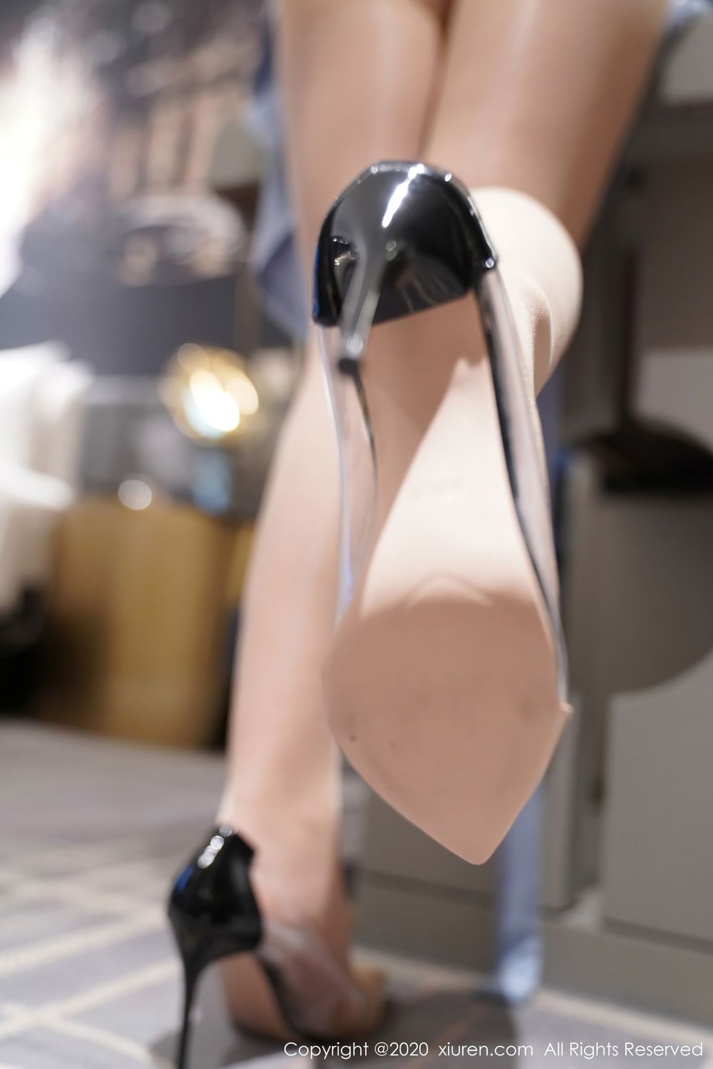 [XiuRen秀人网] 美女模特美七Mia - 蓝色长裙丝袜美腿系列惹火写真 No.2946