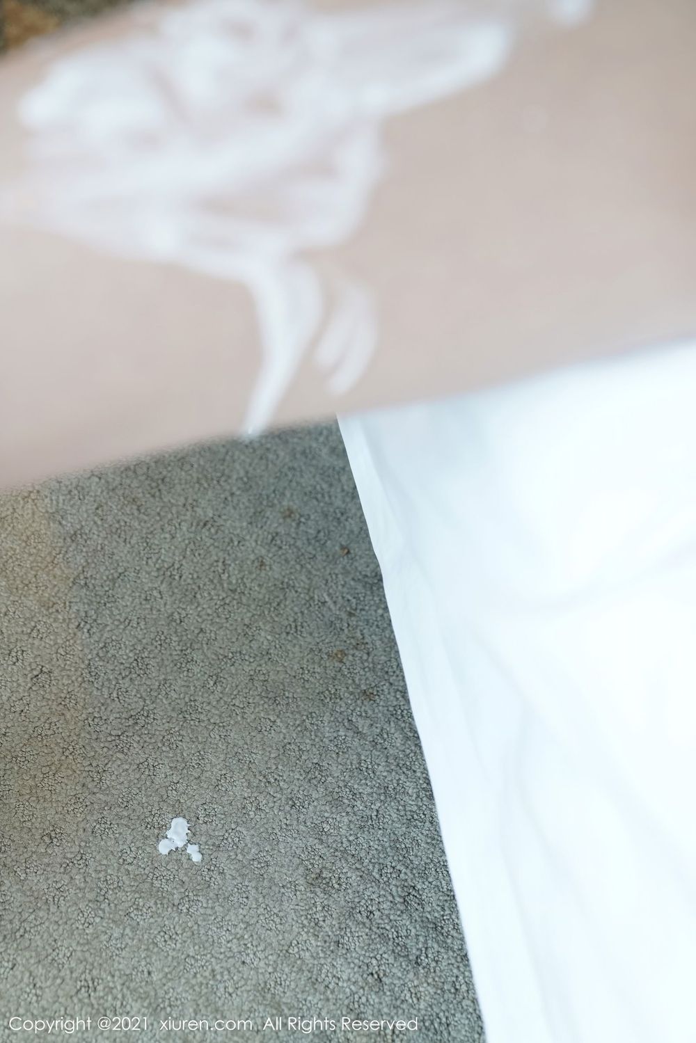 [XiuRen秀人网] 美女模特美七Mia - 开背毛衣与喝牛奶系列性感写真 No.3065