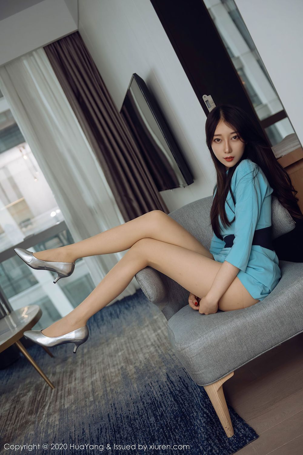 [HuaYang花漾] 丽质模特玥儿玥er - 丝袜美腿狂野豹纹性感写真 Vol.292