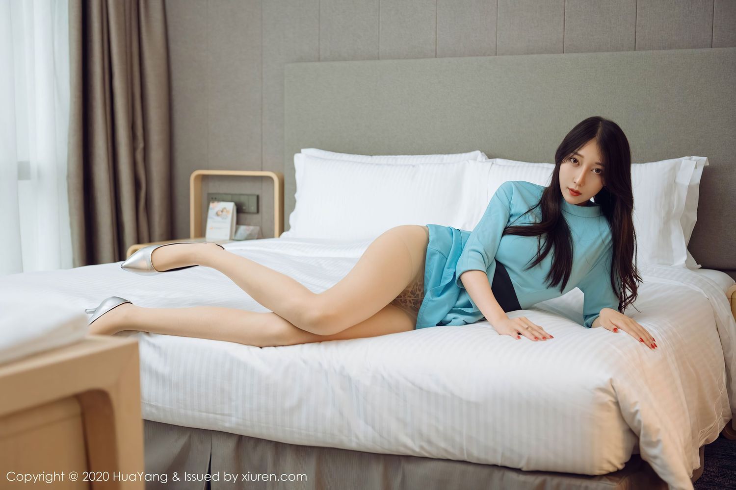 [HuaYang花漾] 丽质模特玥儿玥er - 丝袜美腿狂野豹纹性感写真 Vol.292