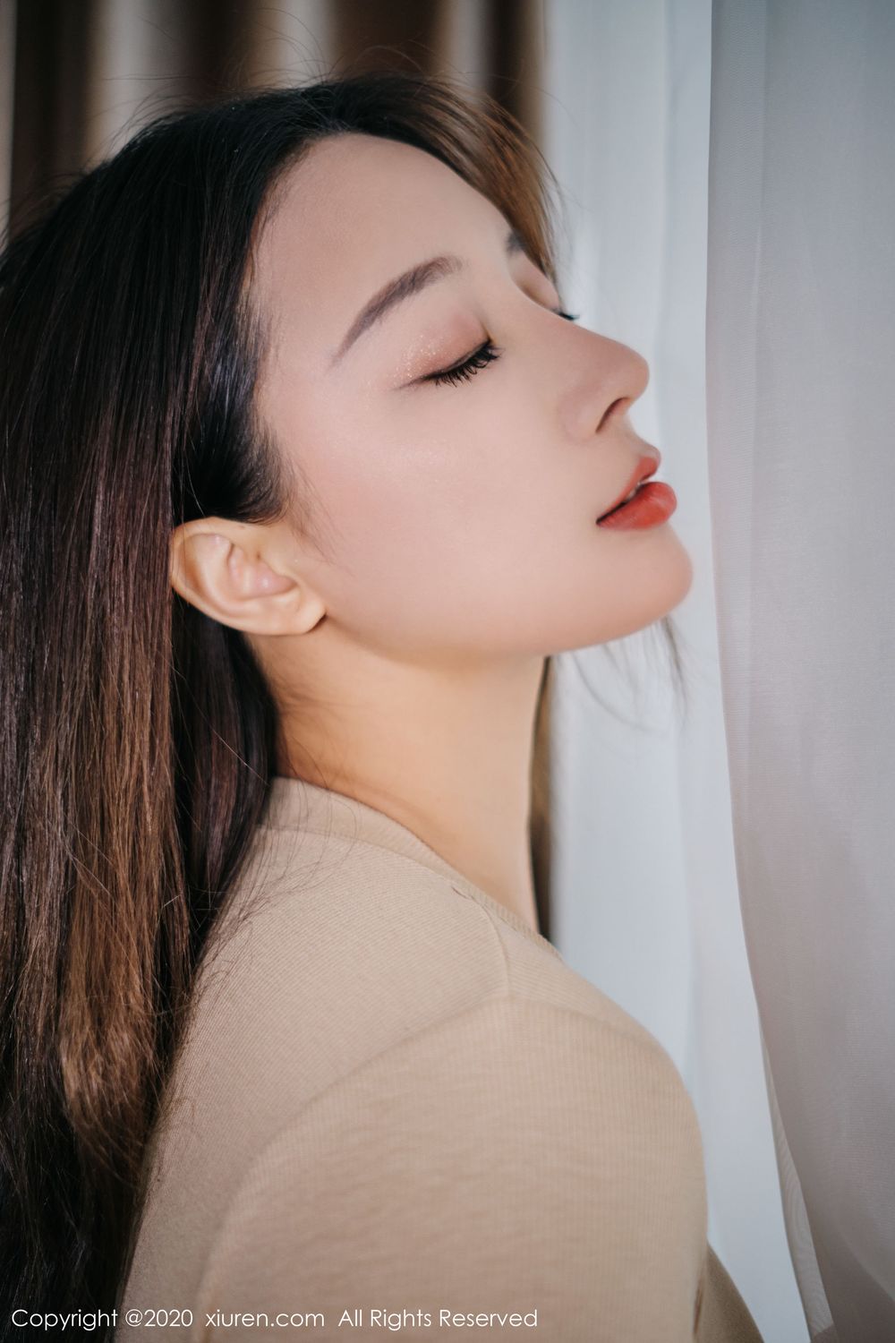 [XiuRen秀人网] 美女模特筱慧 - 御姐气息翘臀丁字裤系列写真 No.2124