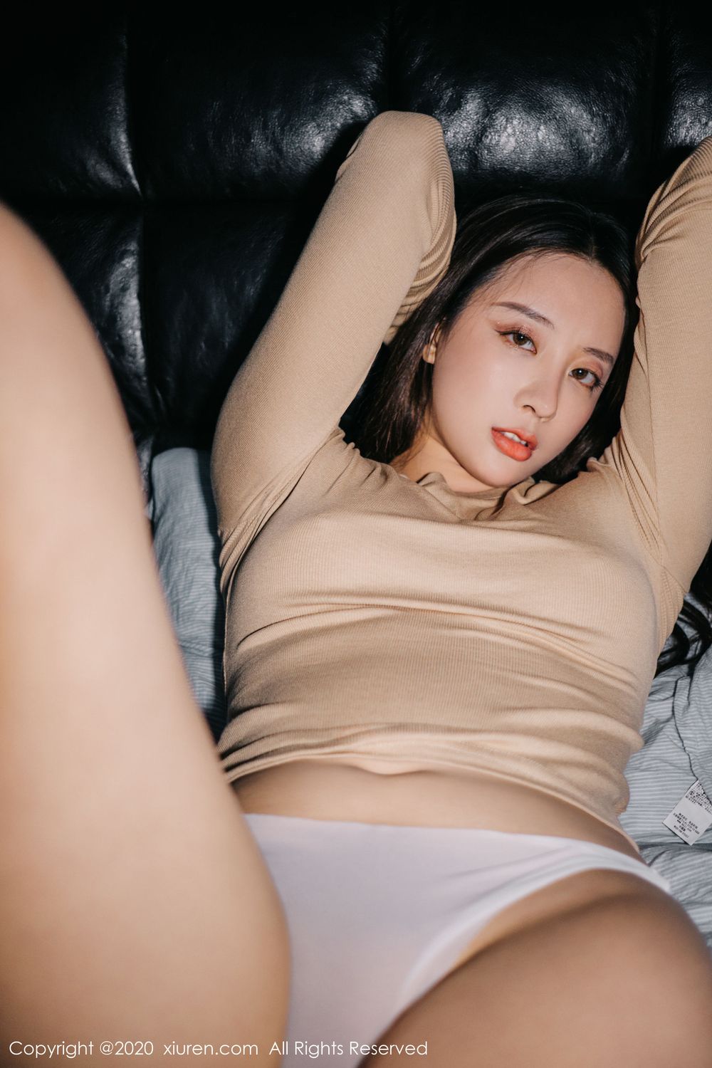 [XiuRen秀人网] 美女模特筱慧 - 御姐气息翘臀丁字裤系列写真 No.2124