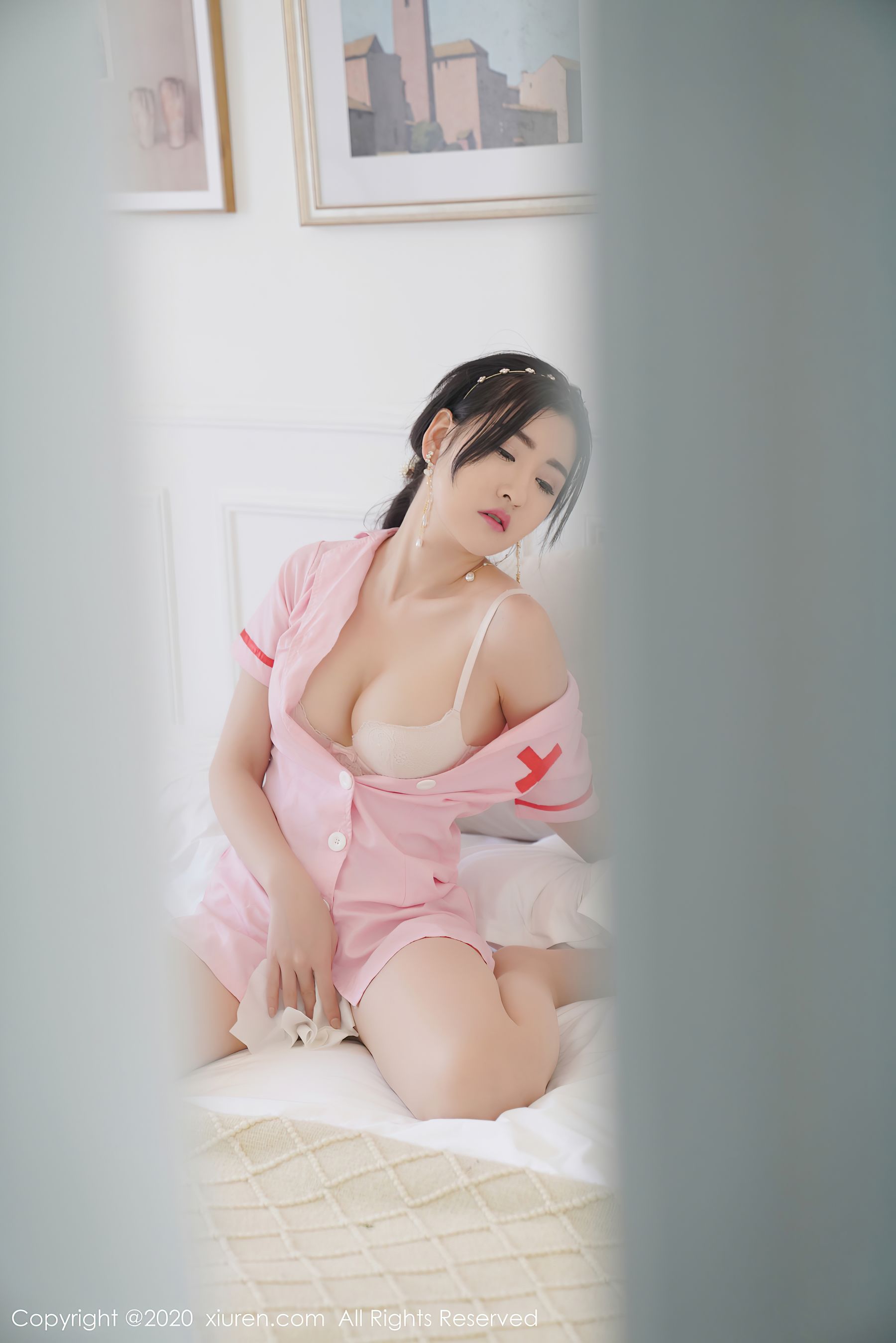 [秀人XiuRen] No.2506 沈梦瑶 - 粉色的护士制服