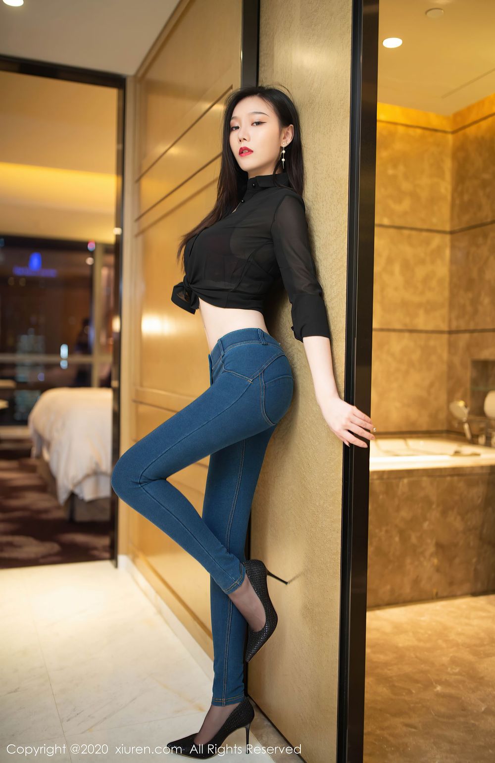 [XiuRen秀人网] 美女模特安然Maleah - 猩红内衣牛仔裤主题性感写真 No.2540