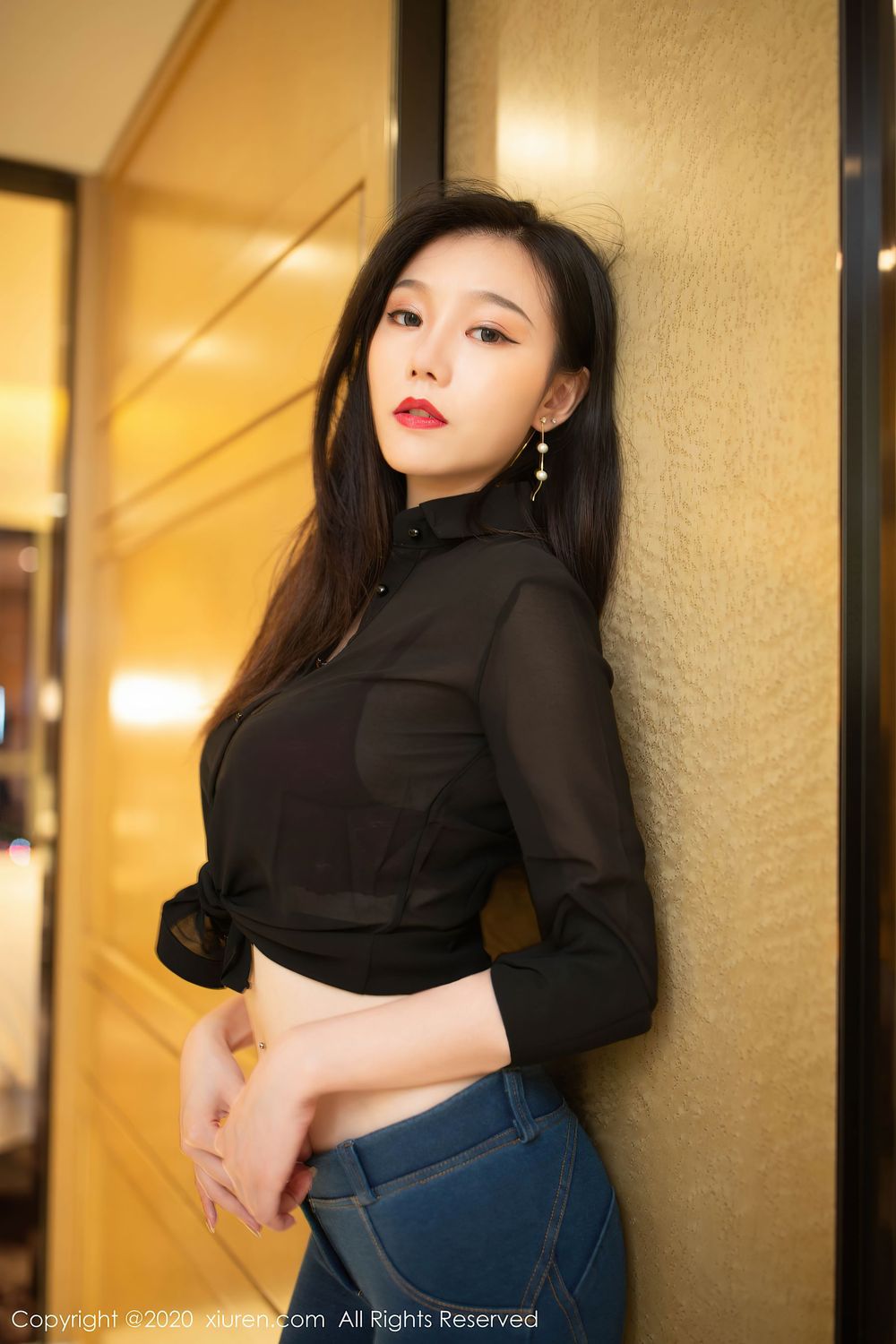 [XiuRen秀人网] 美女模特安然Maleah - 猩红内衣牛仔裤主题性感写真 No.2540