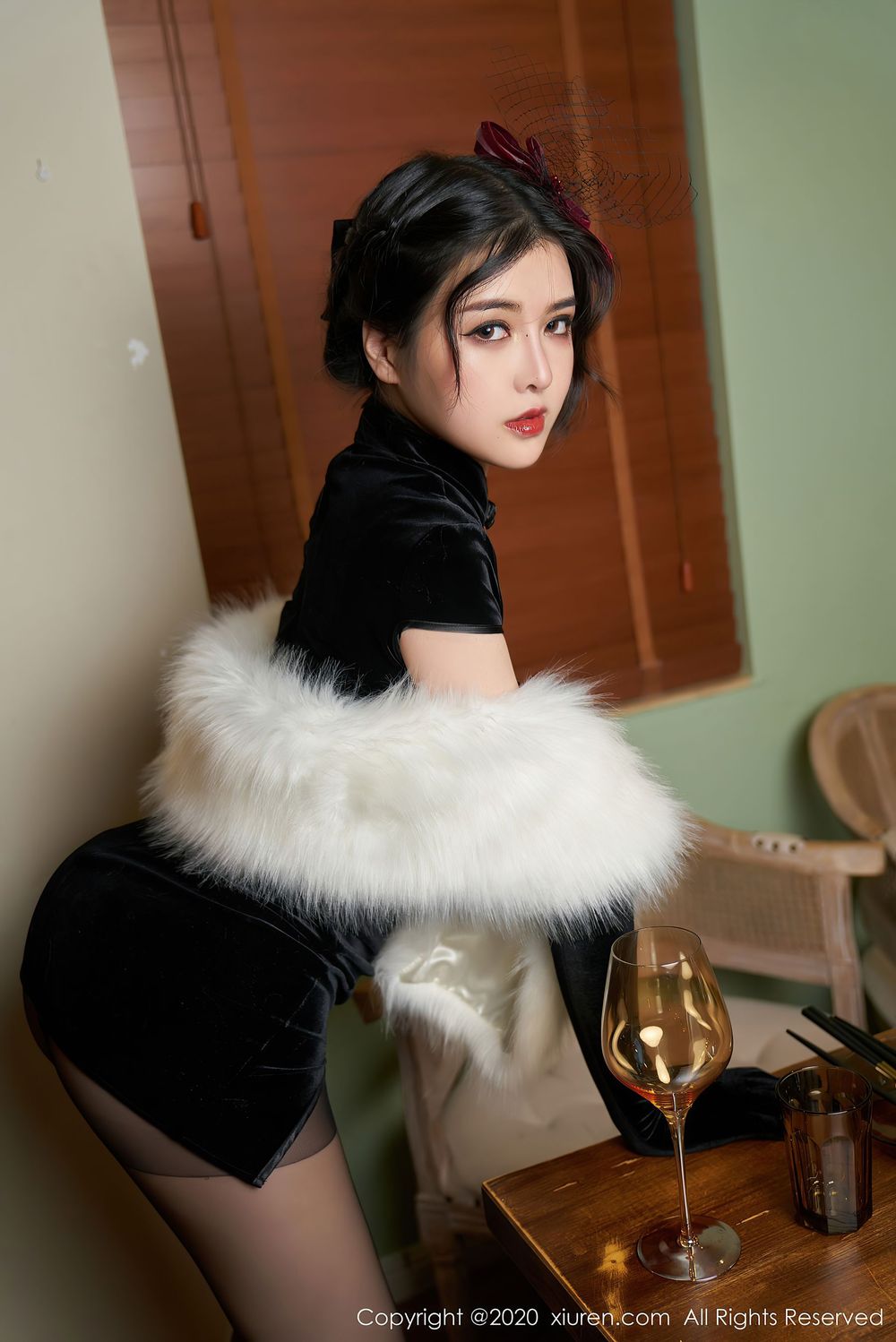[XiuRen秀人网] 美女模特韩静安 - 黑丝美腿旗袍着身性感妖娆写真 No.2669