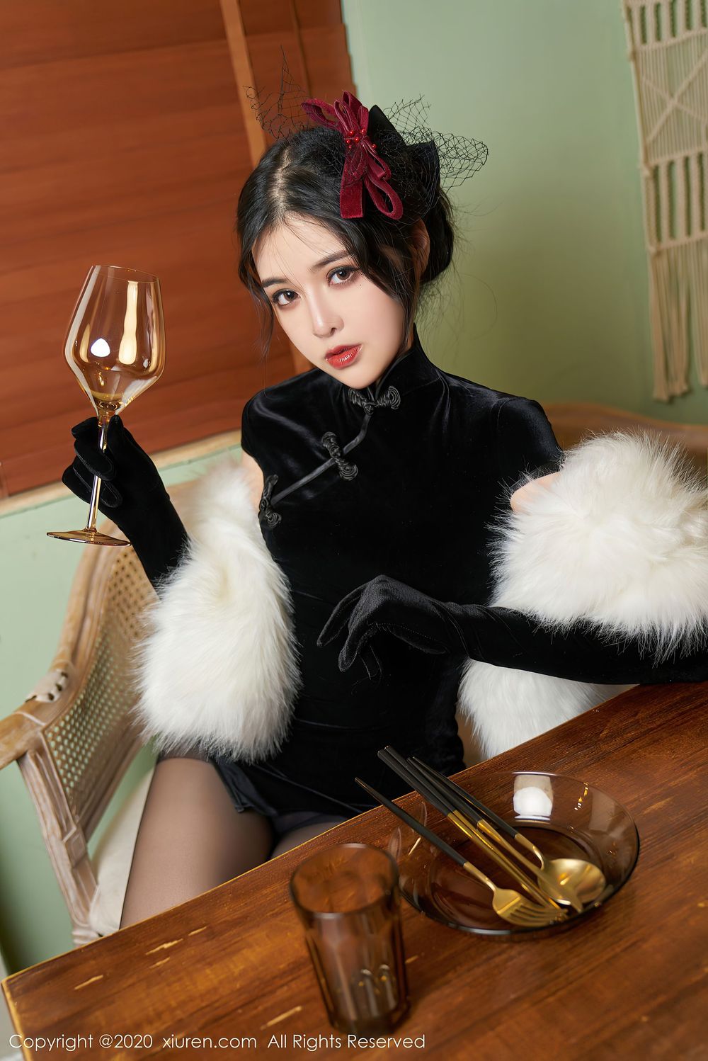 [XiuRen秀人网] 美女模特韩静安 - 黑丝美腿旗袍着身性感妖娆写真 No.2669