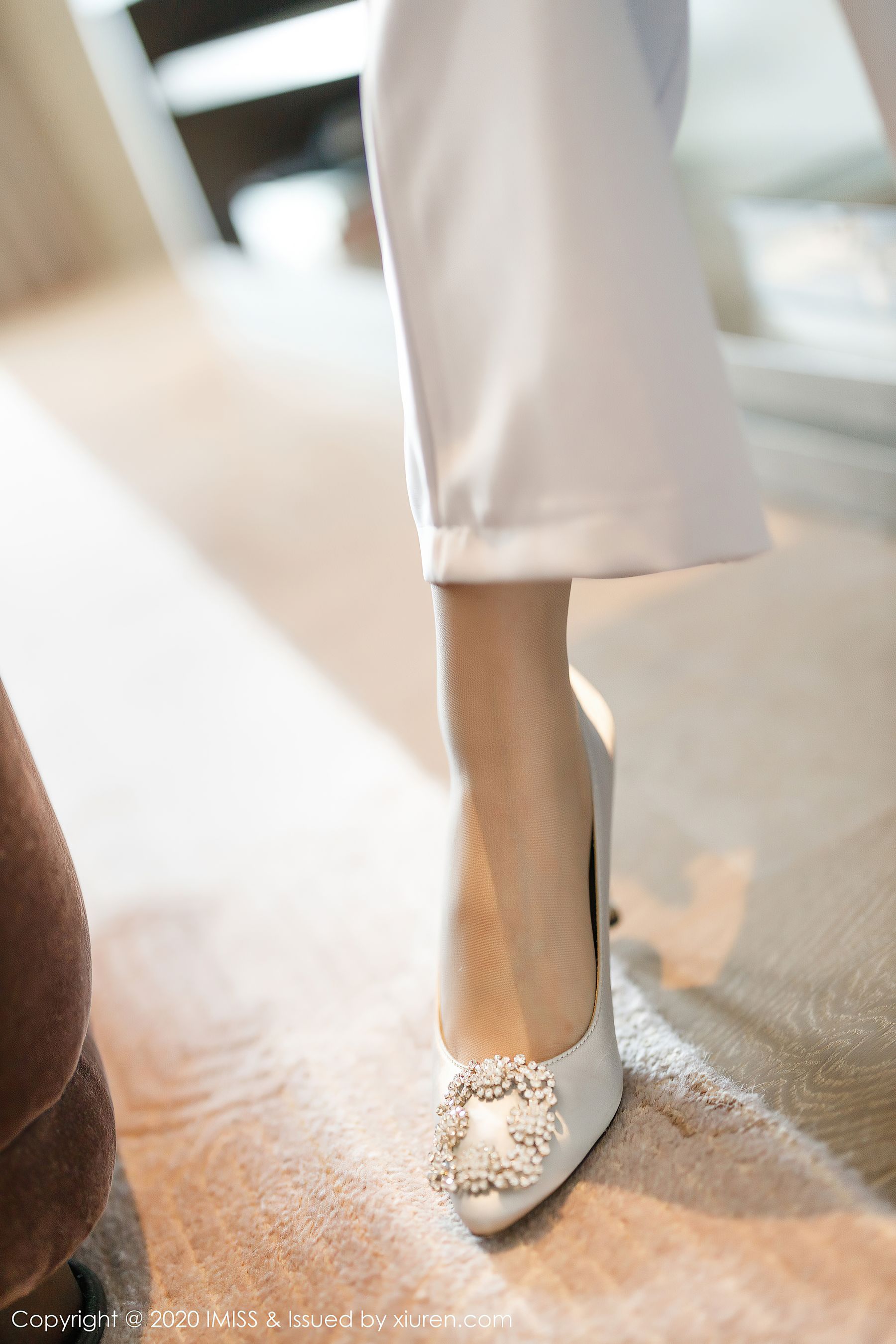 [爱蜜社IMiss] Vol.483 Angela小热巴 - 西装丝袜美腿