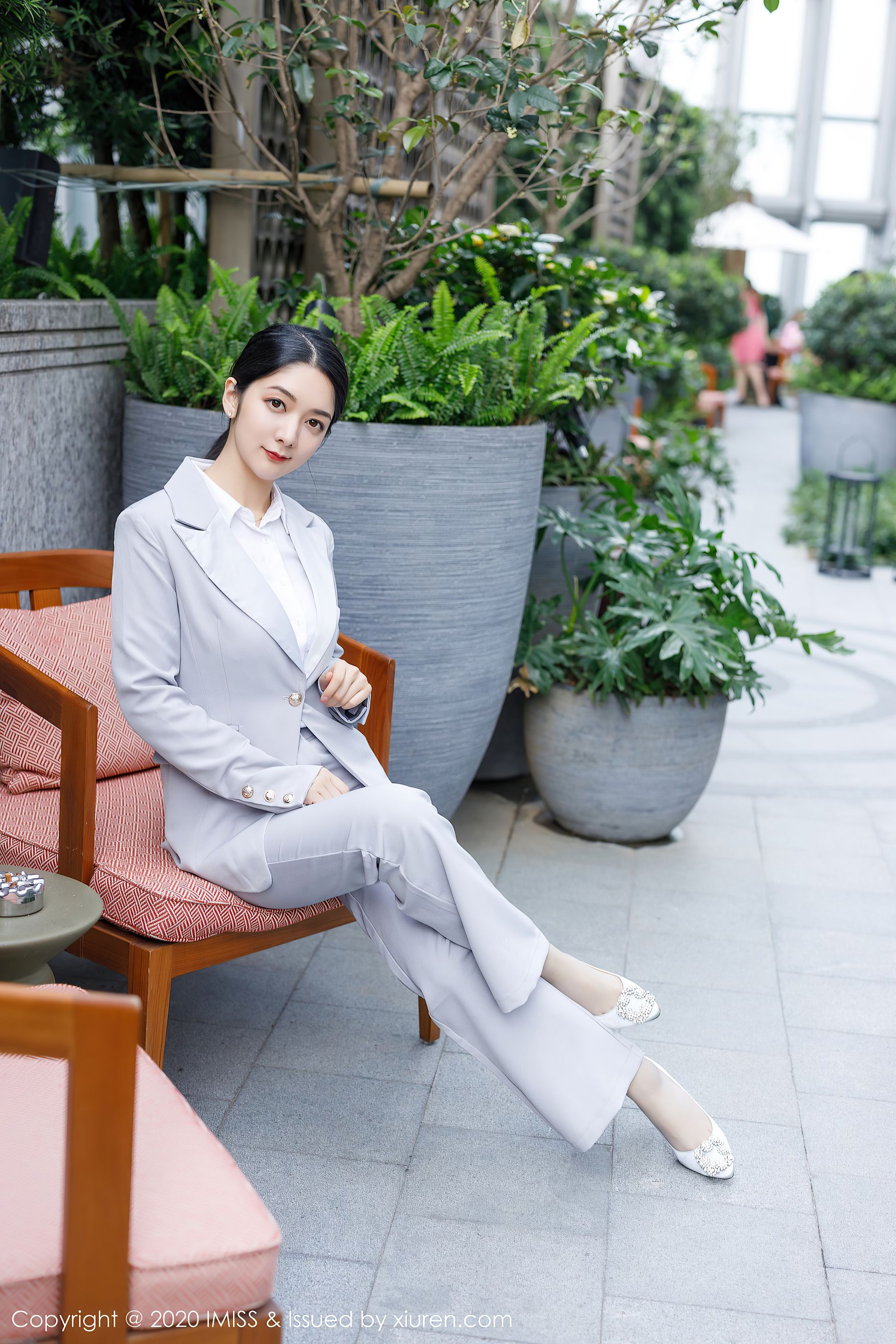 [爱蜜社IMiss] Vol.483 Angela小热巴 - 西装丝袜美腿