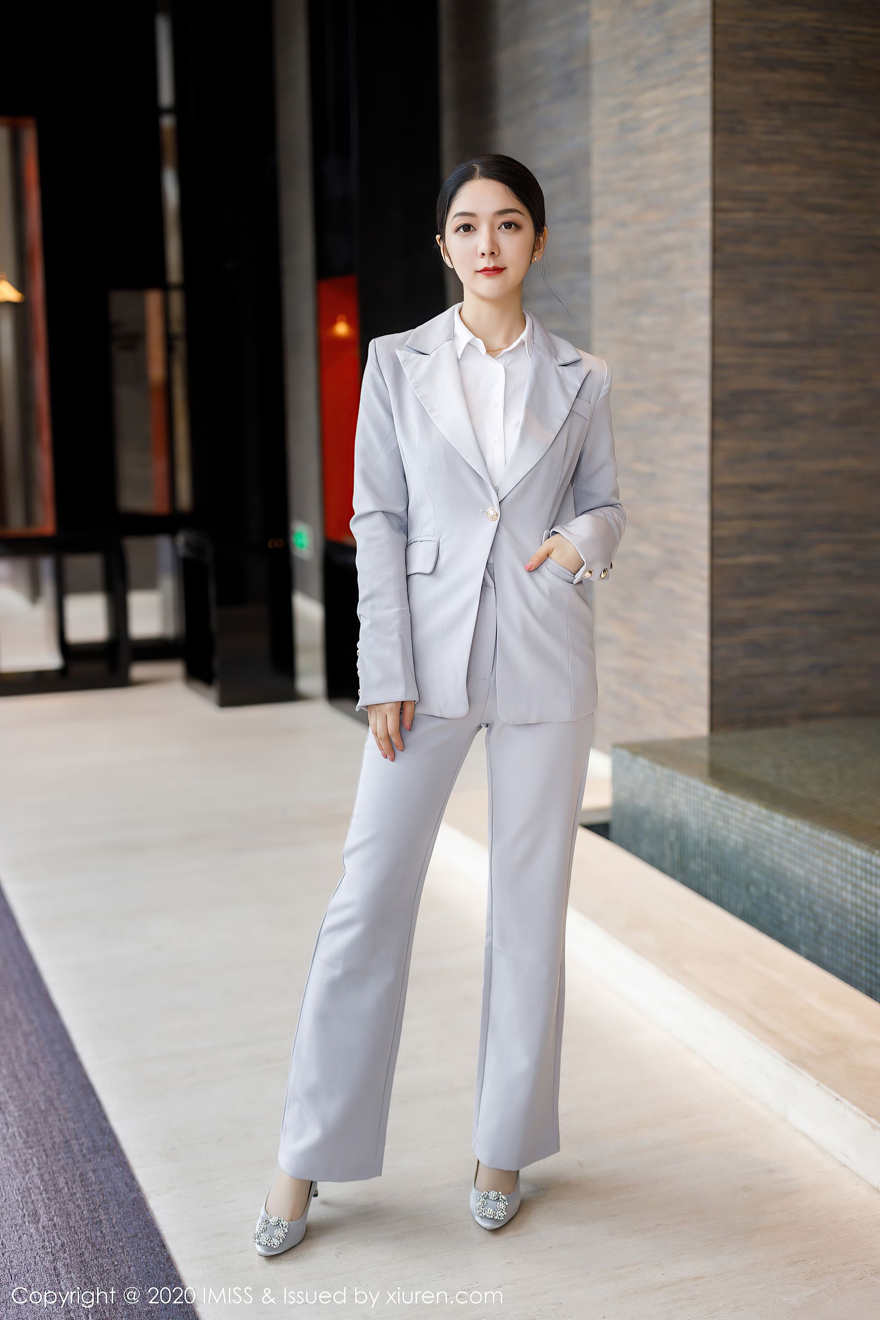 [爱蜜社IMiss] Vol.483 Angela小热巴 - 西装丝袜美腿