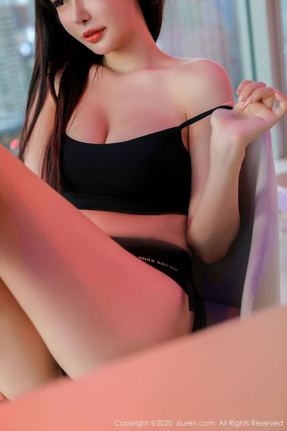 [XiuRen秀人网] 新人模特南初妹妹 - 黑色运动内衣主题清甜写真 No.2696