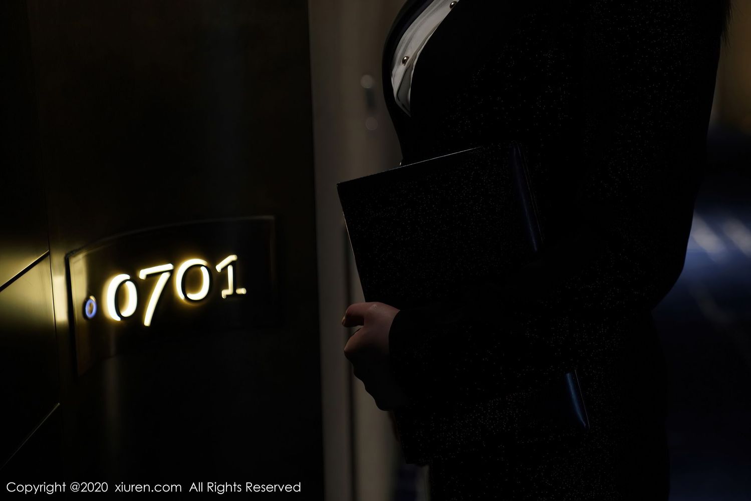 [XiuRen秀人网] 美女模特fairy如歌 - 丝袜美腿职场OL秘书剧情写真 No.2901