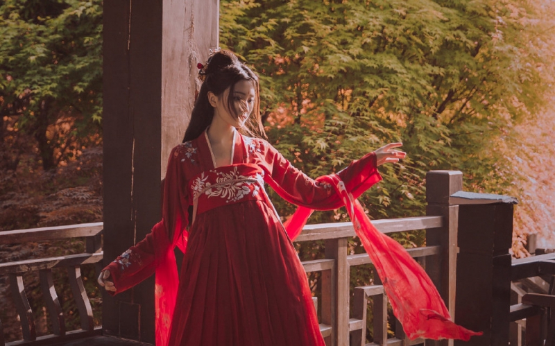 古装美女红妆素裹美艳动人套图